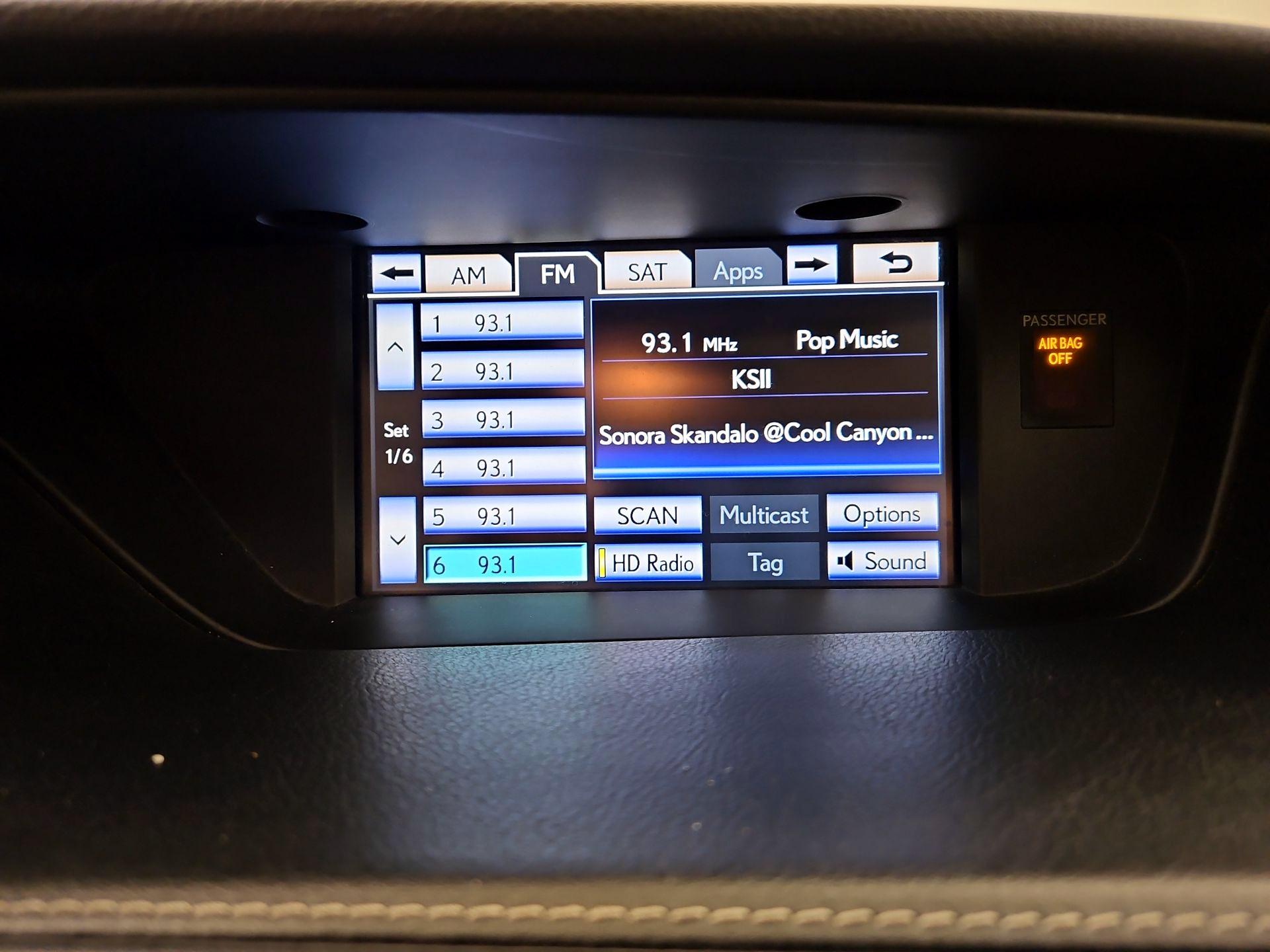 Thumbnail: 2014 Lexus ES - 16