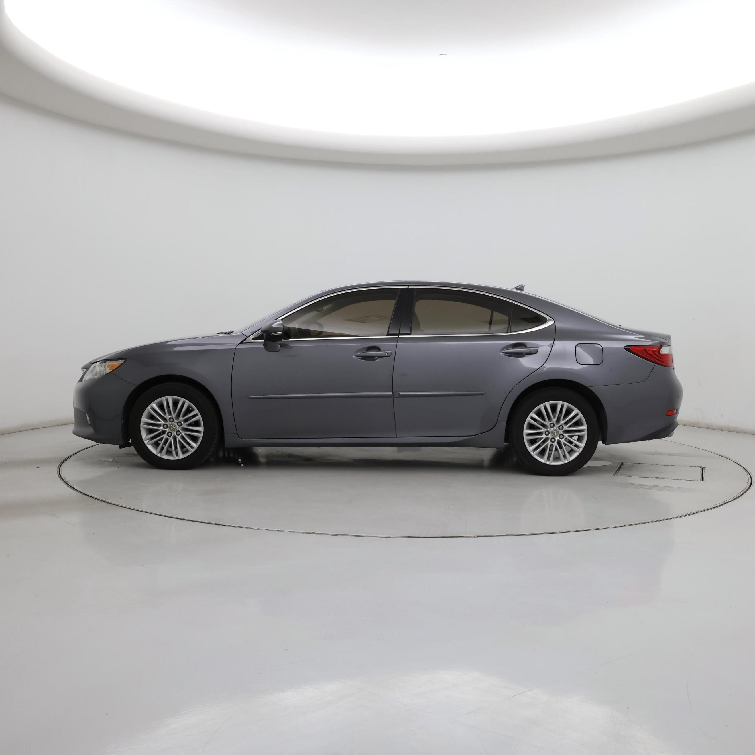 Thumbnail: 2014 Lexus ES - 3