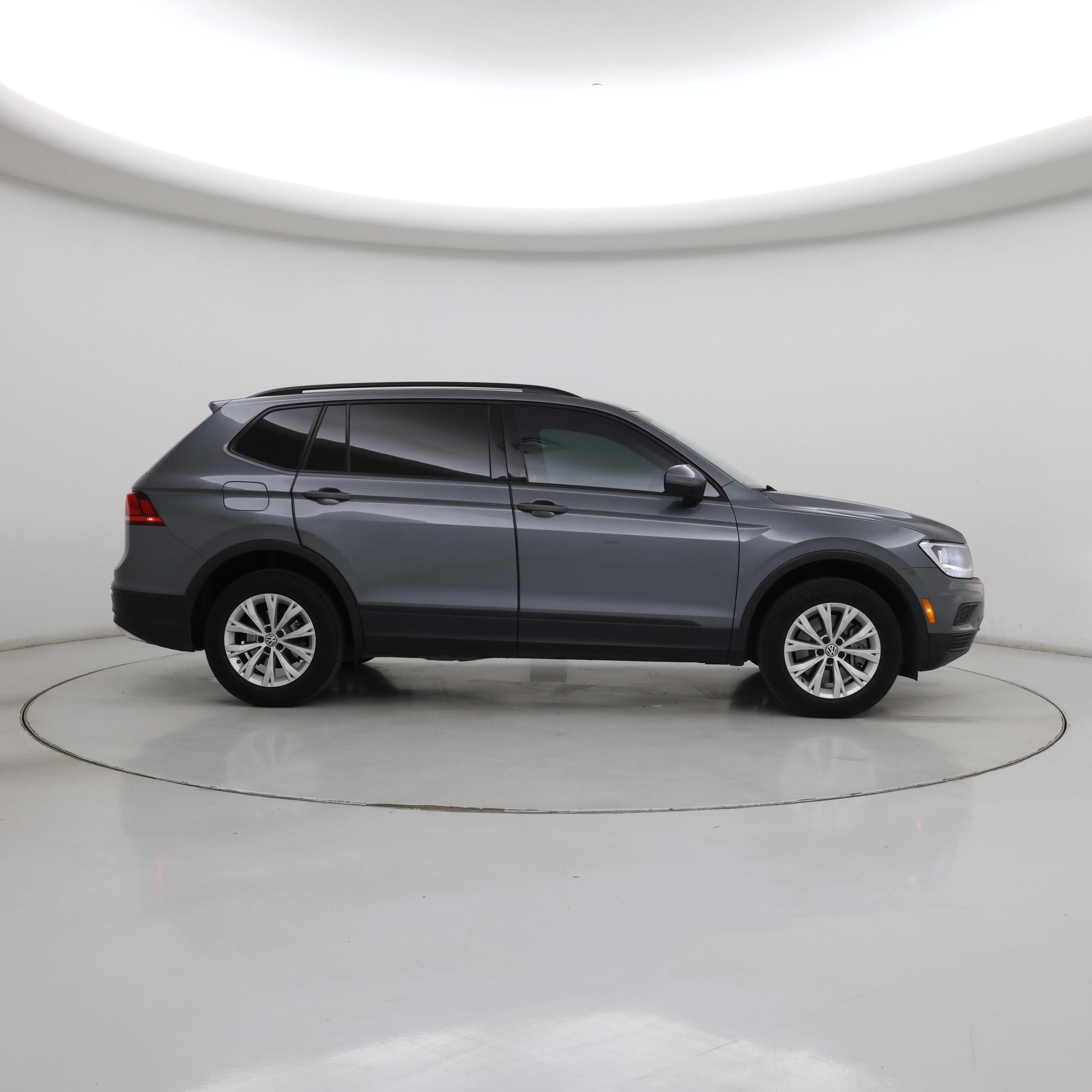 Thumbnail: 2020 Volkswagen Tiguan - 7