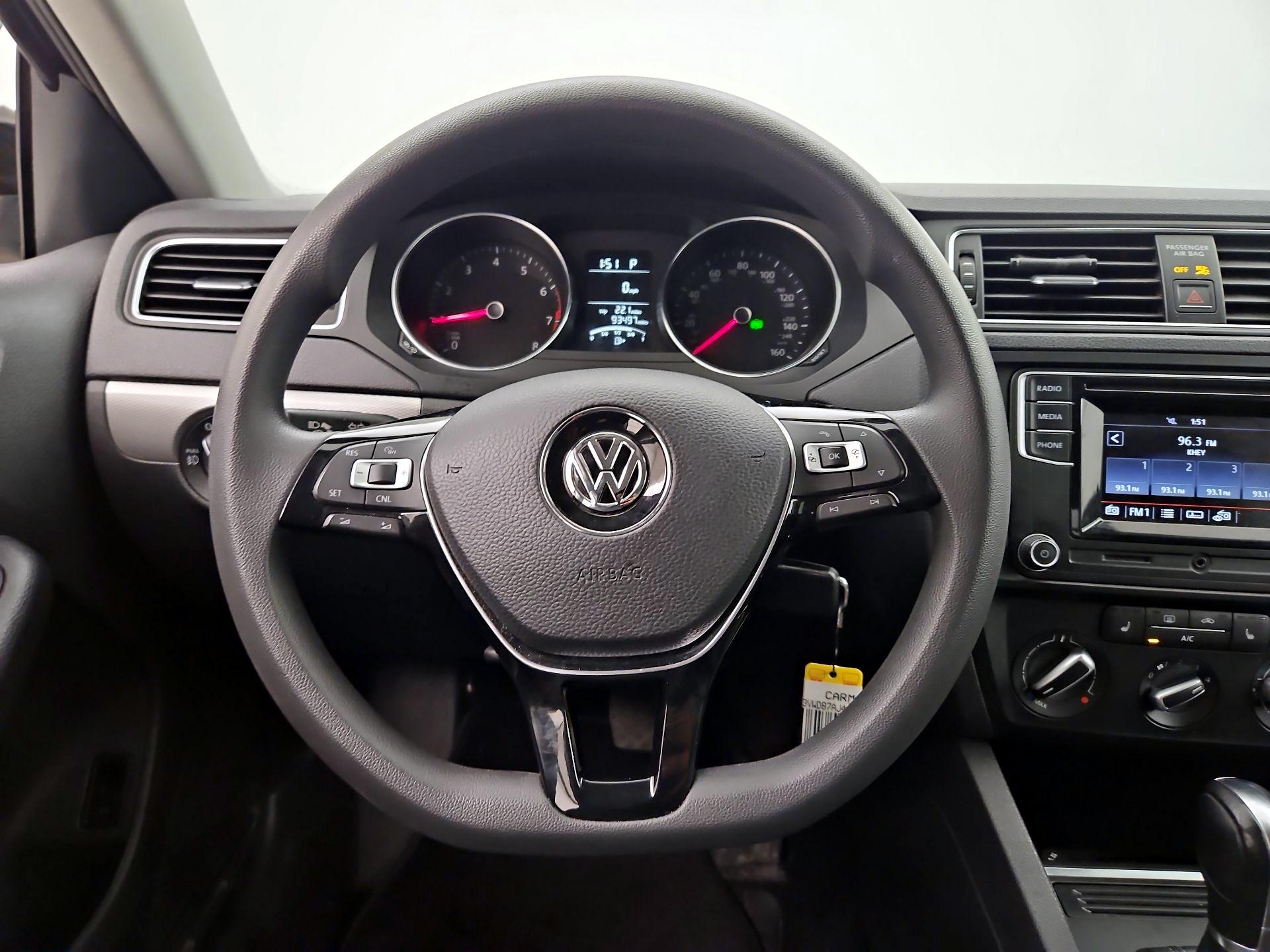 Thumbnail: 2018 Volkswagen Jetta - 10
