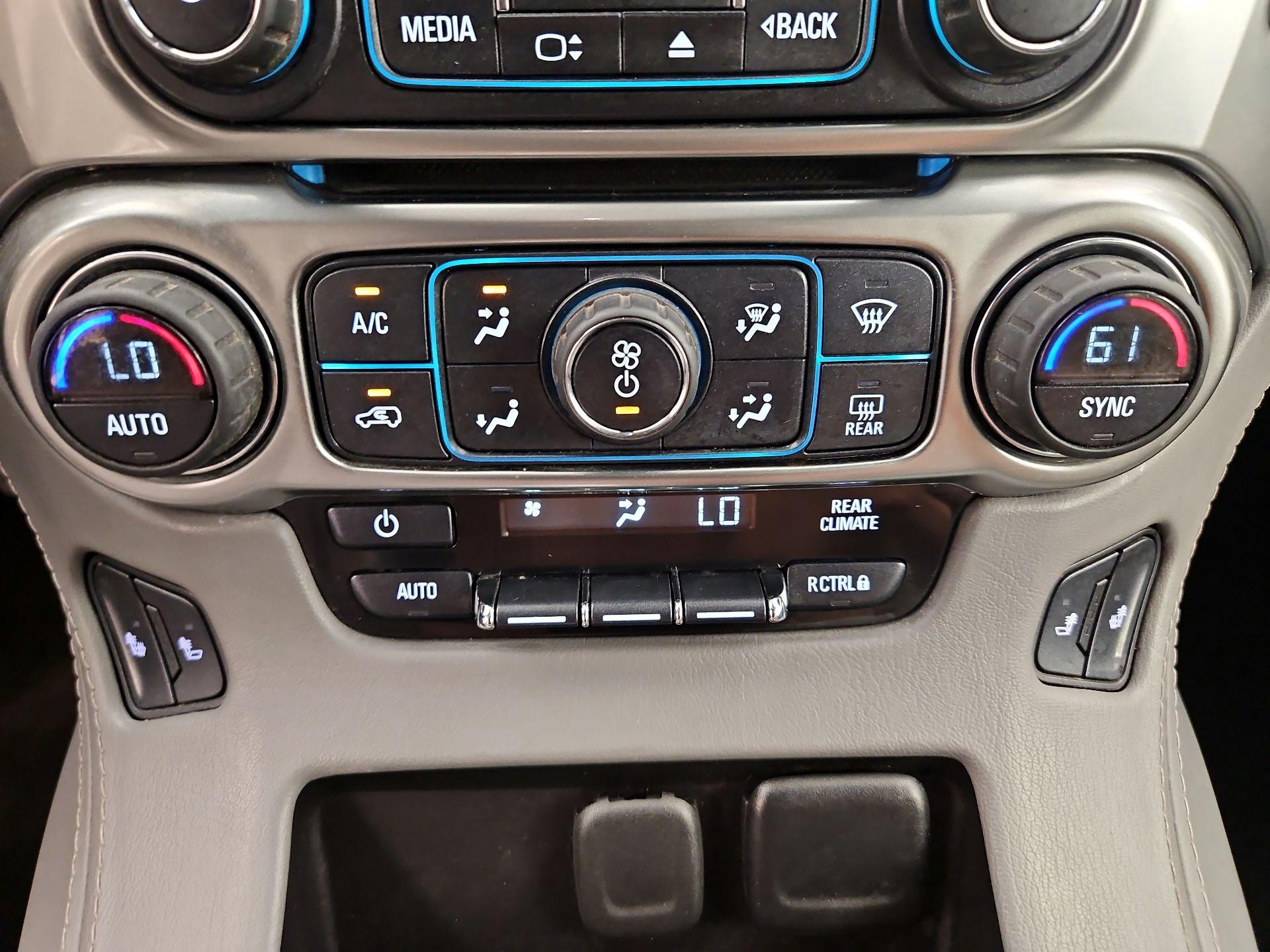Thumbnail: 2016 Chevrolet Suburban - 16