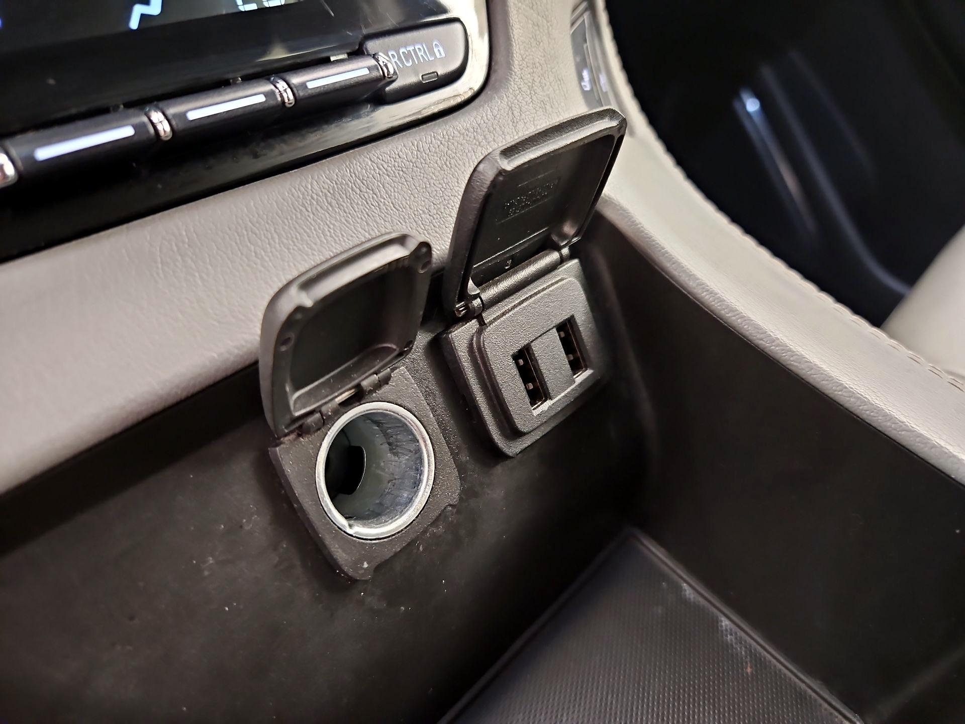 Thumbnail: 2016 Chevrolet Suburban - 18