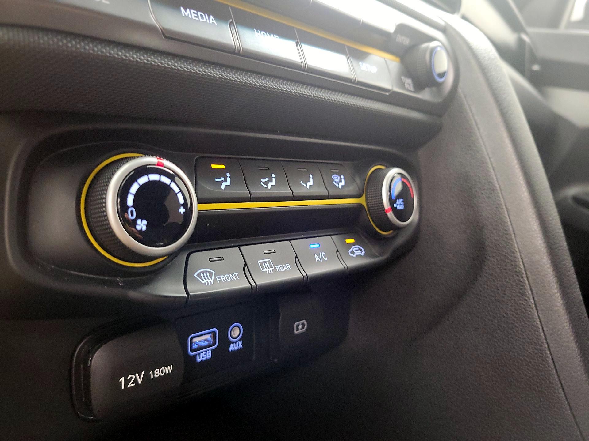 Thumbnail: 2020 Hyundai Veloster - 16