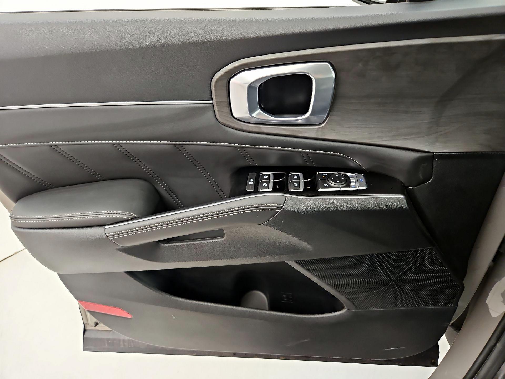 Thumbnail: 2025 Kia Sorento - 12
