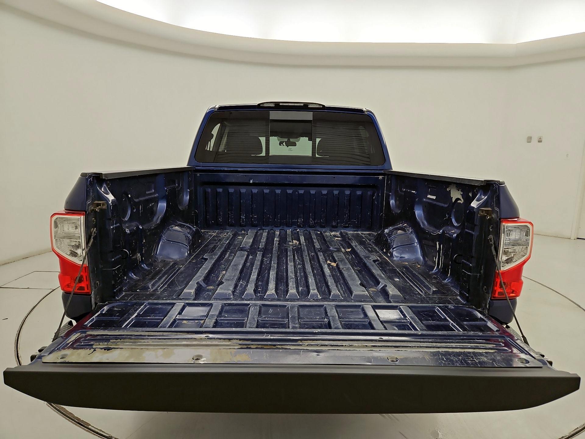 Thumbnail: 2017 Nissan Titan - 19