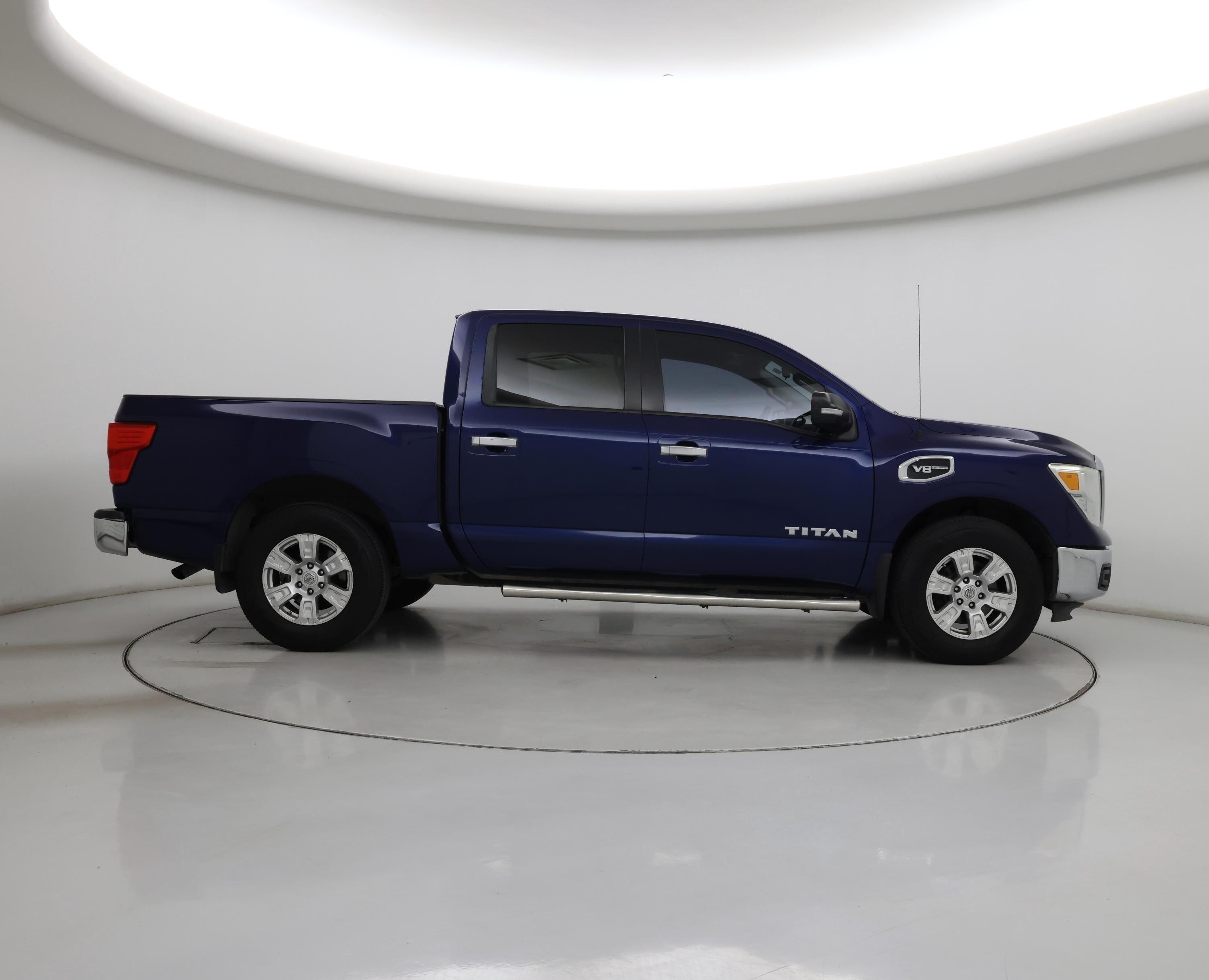 Thumbnail: 2017 Nissan Titan - 7