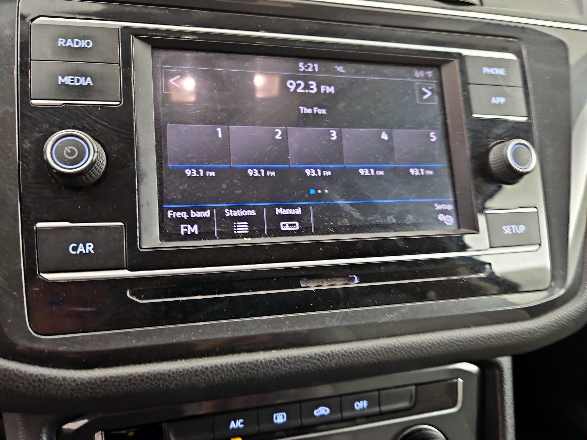 Thumbnail: 2018 Volkswagen Tiguan - 15