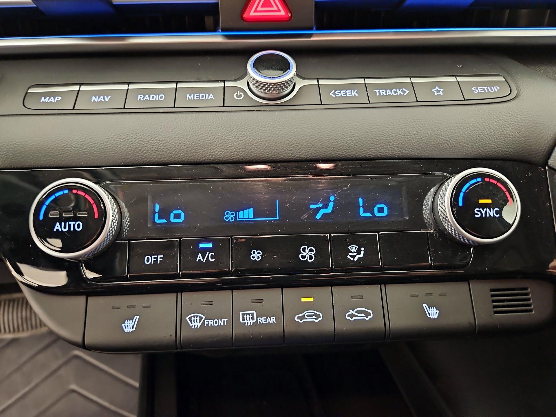 Thumbnail: 2024 Hyundai Elantra - 17