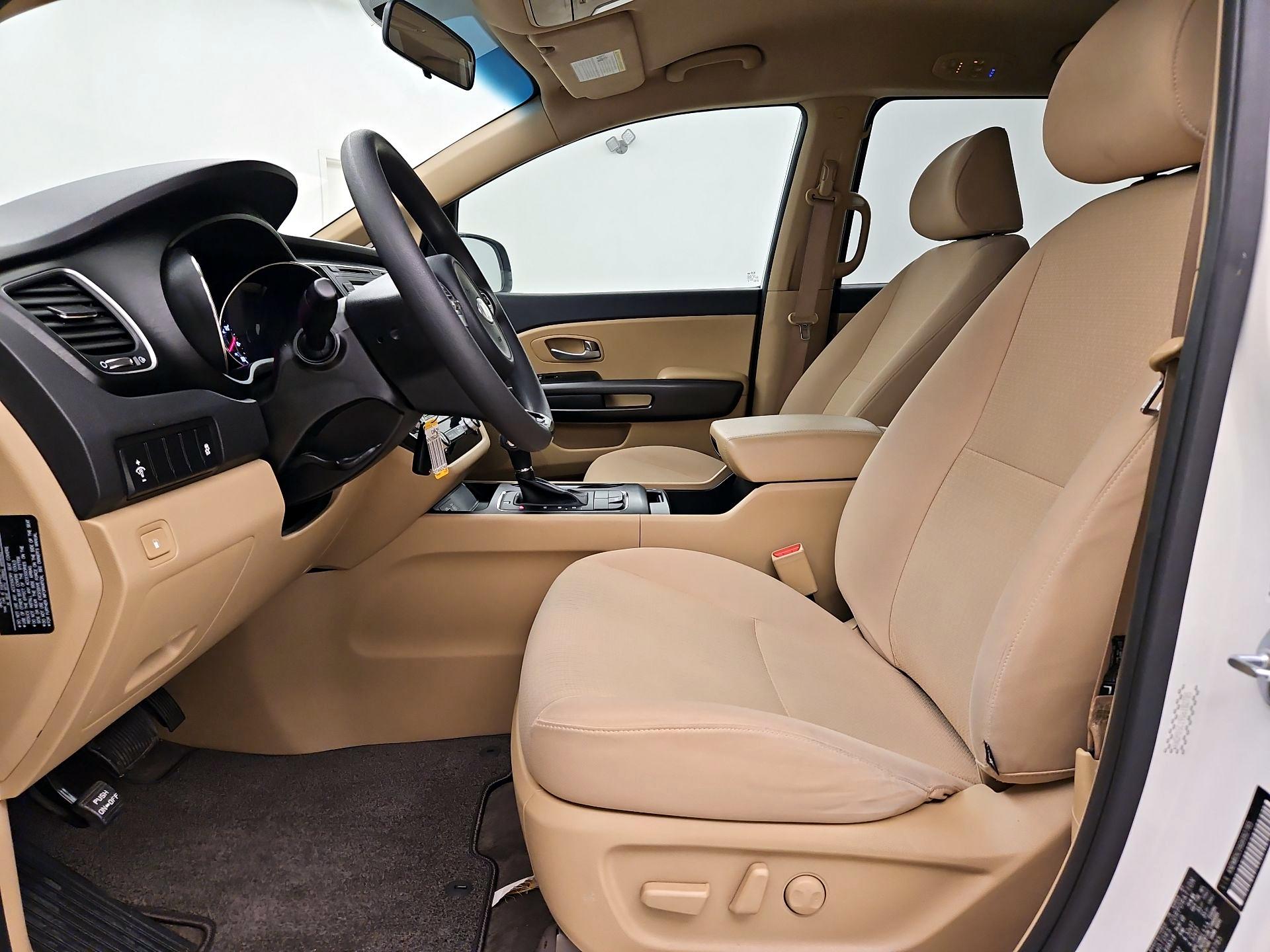 Thumbnail: 2016 Kia Sedona - 11