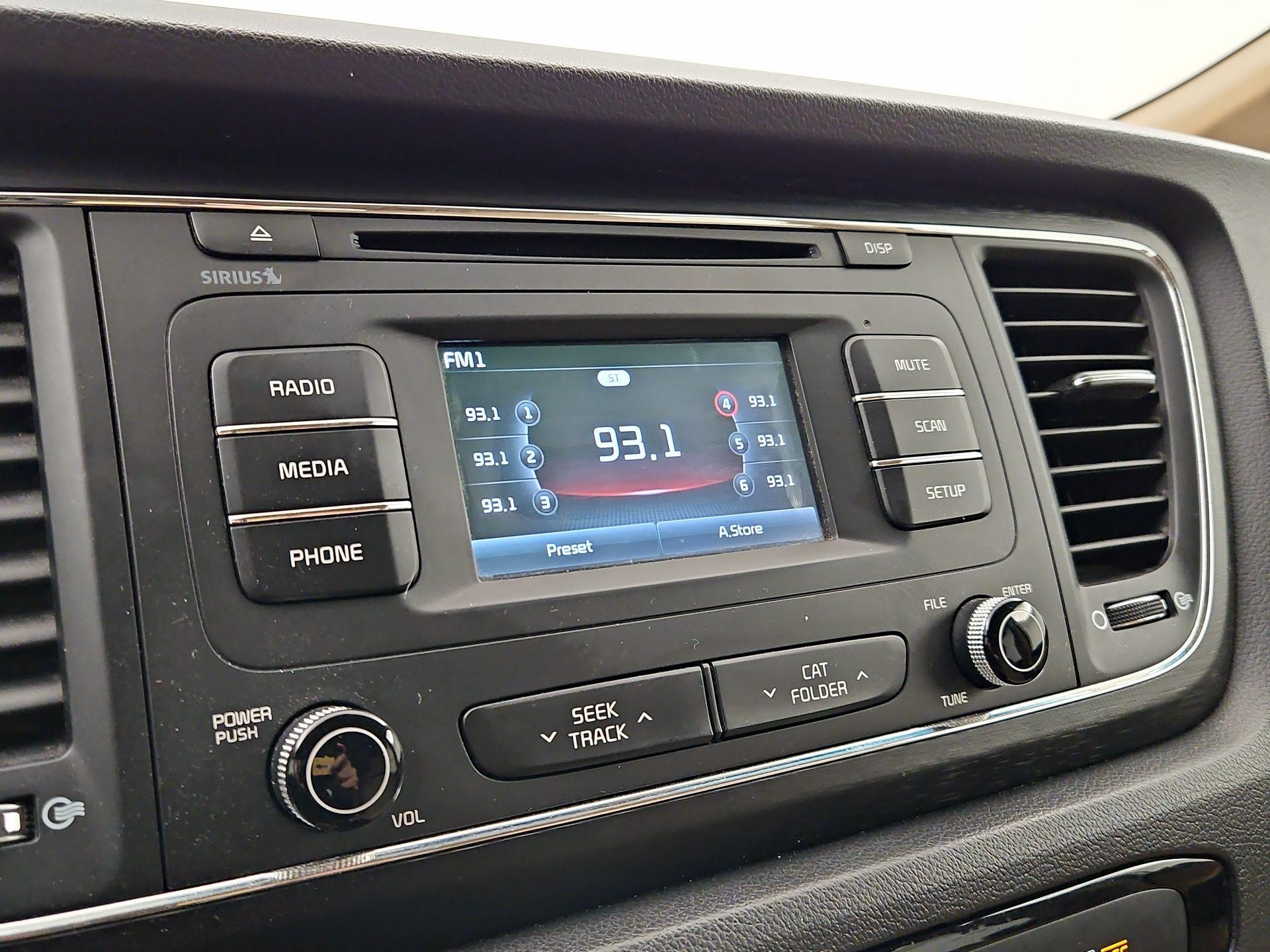 Thumbnail: 2016 Kia Sedona - 15