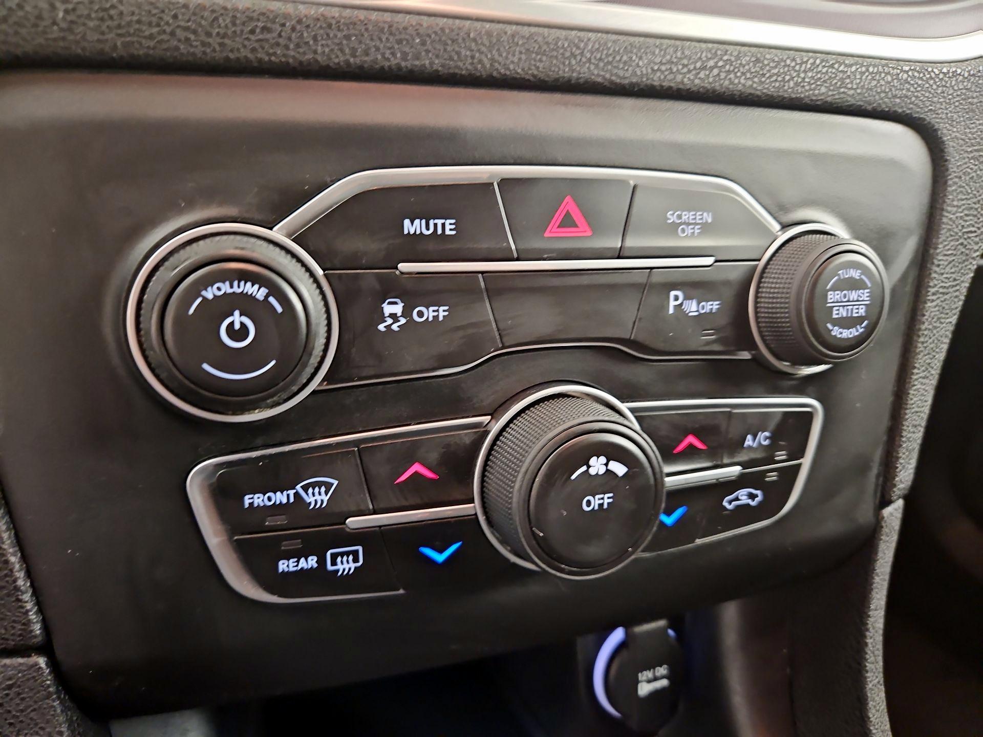 Thumbnail: 2019 Dodge Charger - 16