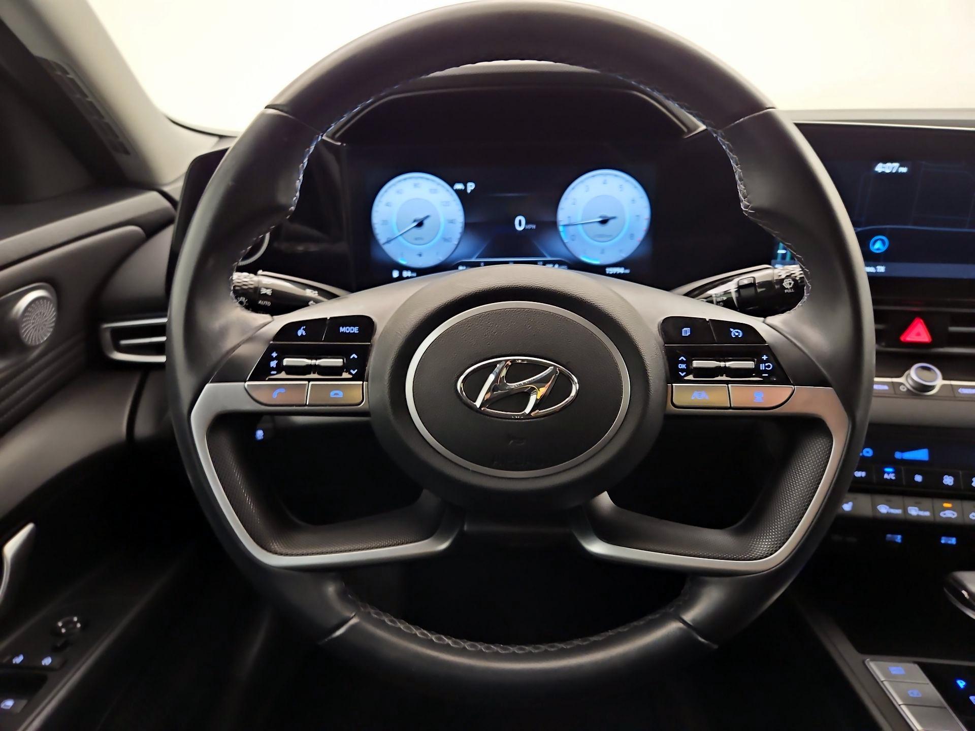 Thumbnail: 2023 Hyundai Elantra - 10