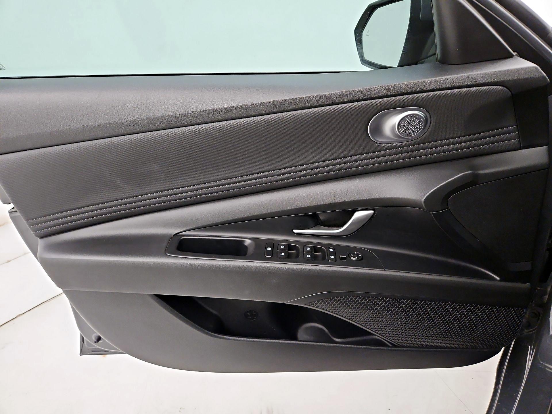 Thumbnail: 2023 Hyundai Elantra - 12