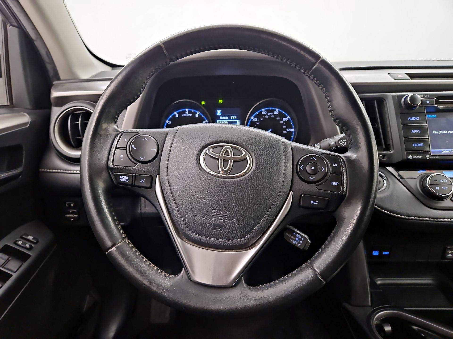 Thumbnail: 2018 Toyota RAV4 - 10
