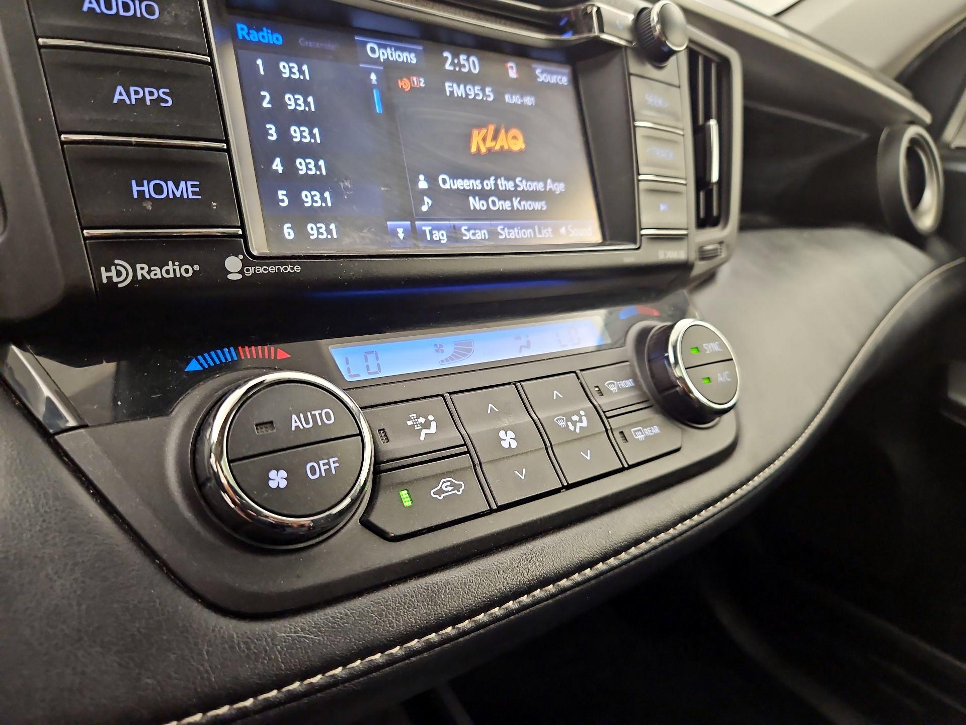 Thumbnail: 2018 Toyota RAV4 - 16