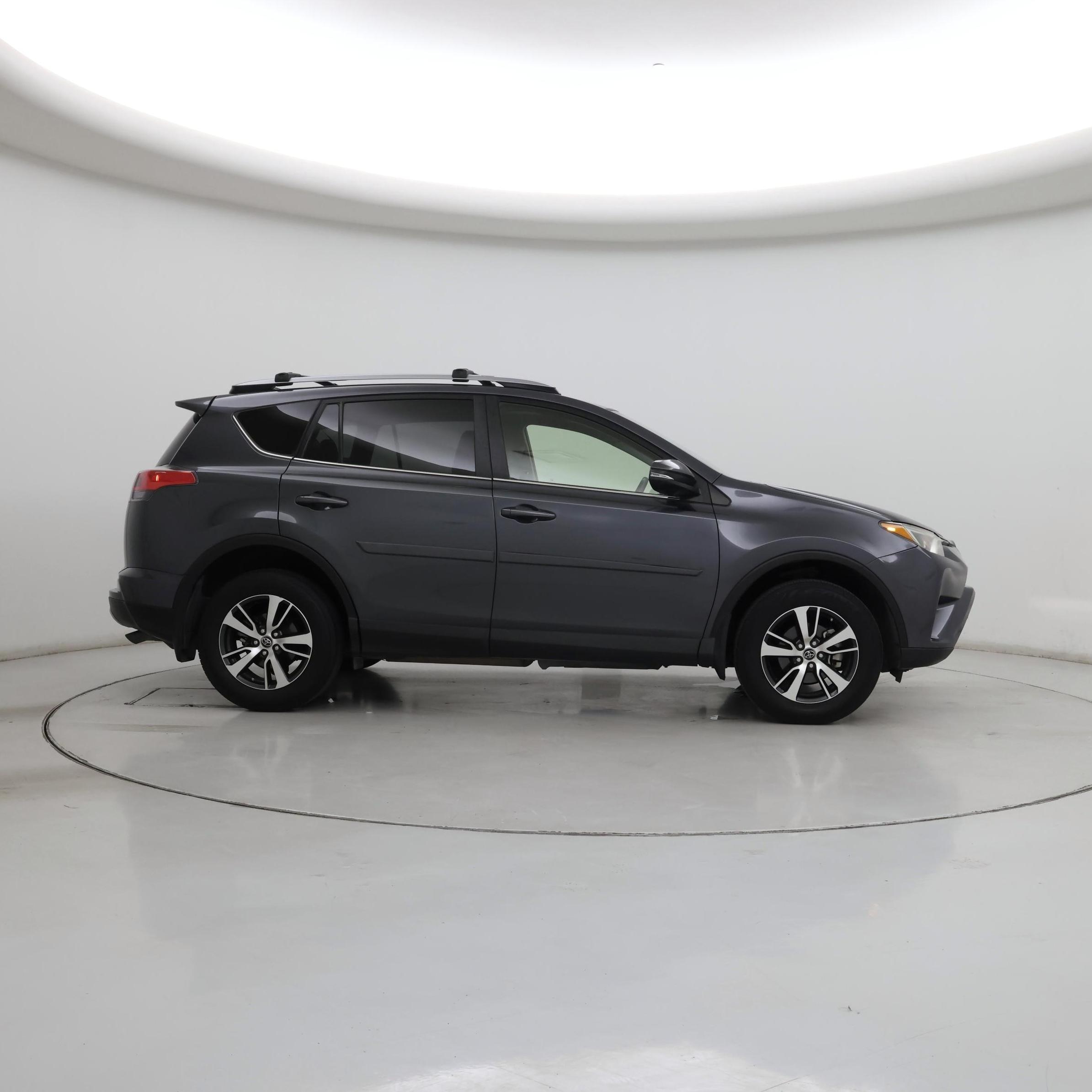 Thumbnail: 2018 Toyota RAV4 - 7