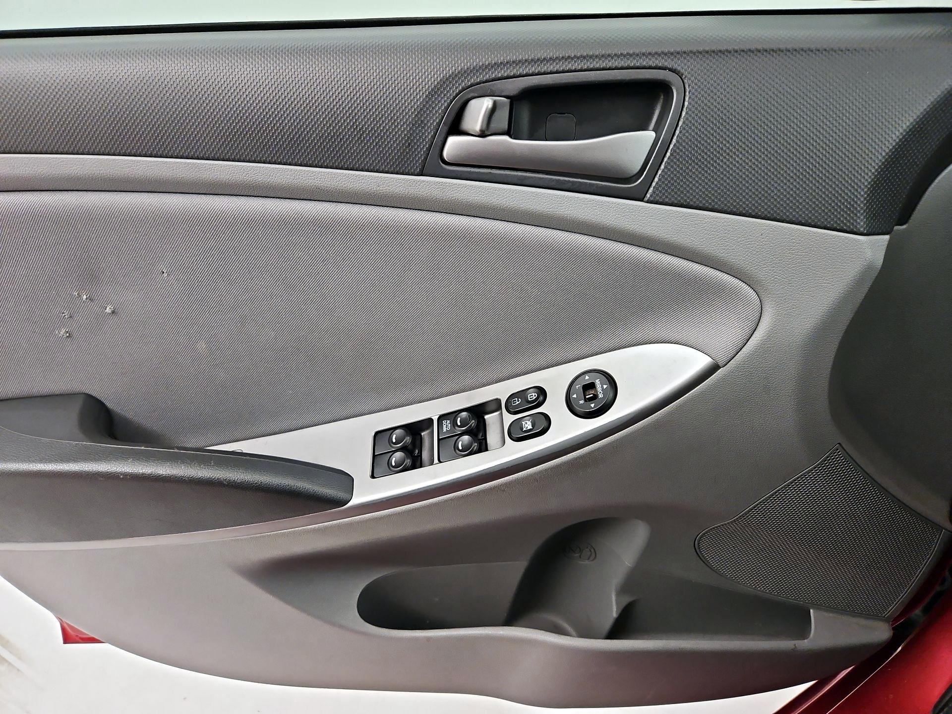 Thumbnail: 2016 Hyundai Accent - 12