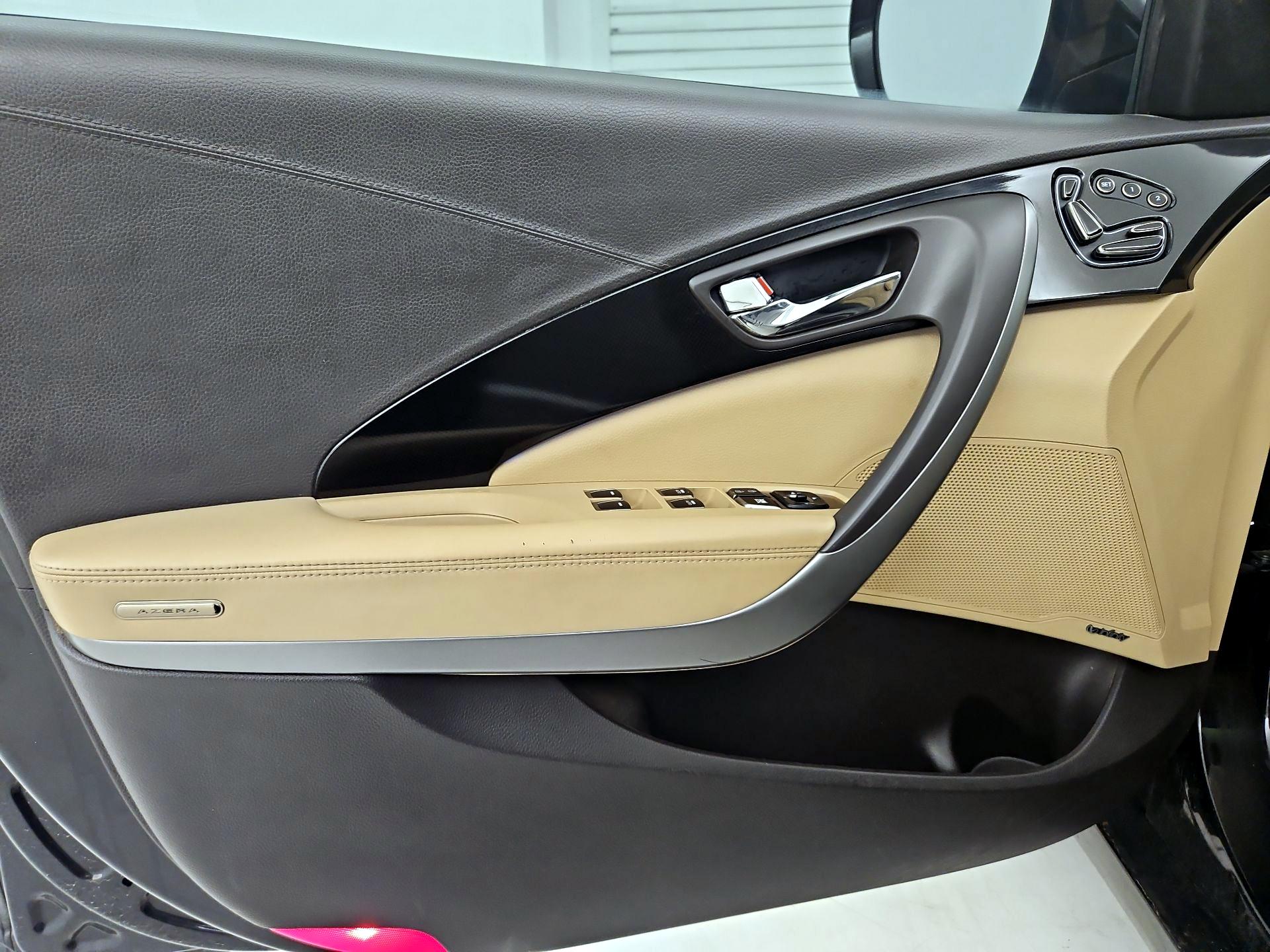 Thumbnail: 2013 Hyundai Azera - 12