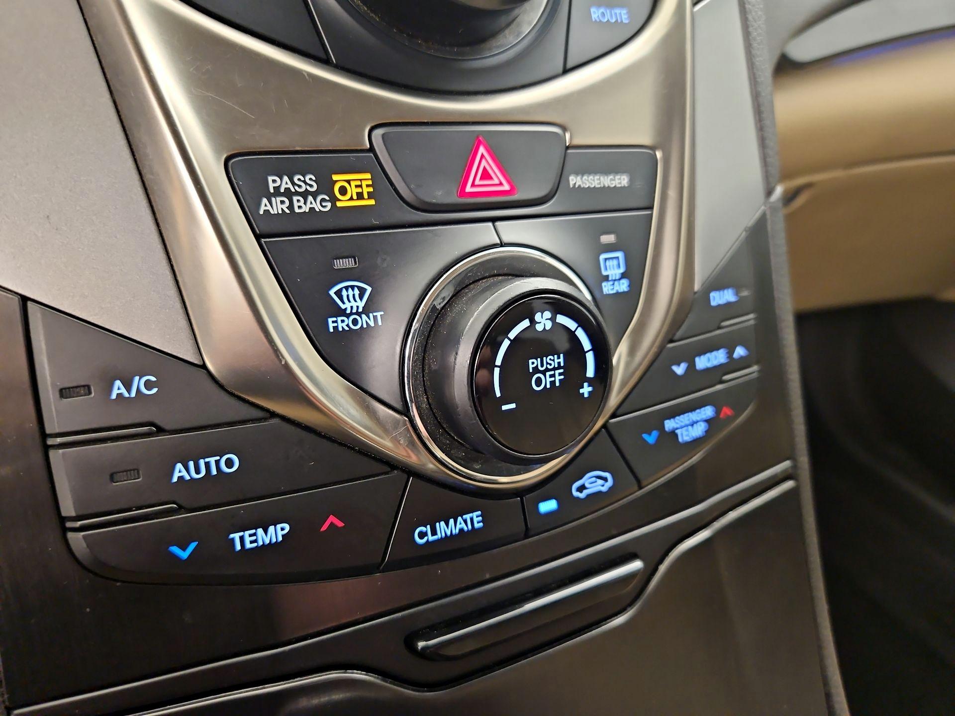 Thumbnail: 2013 Hyundai Azera - 17