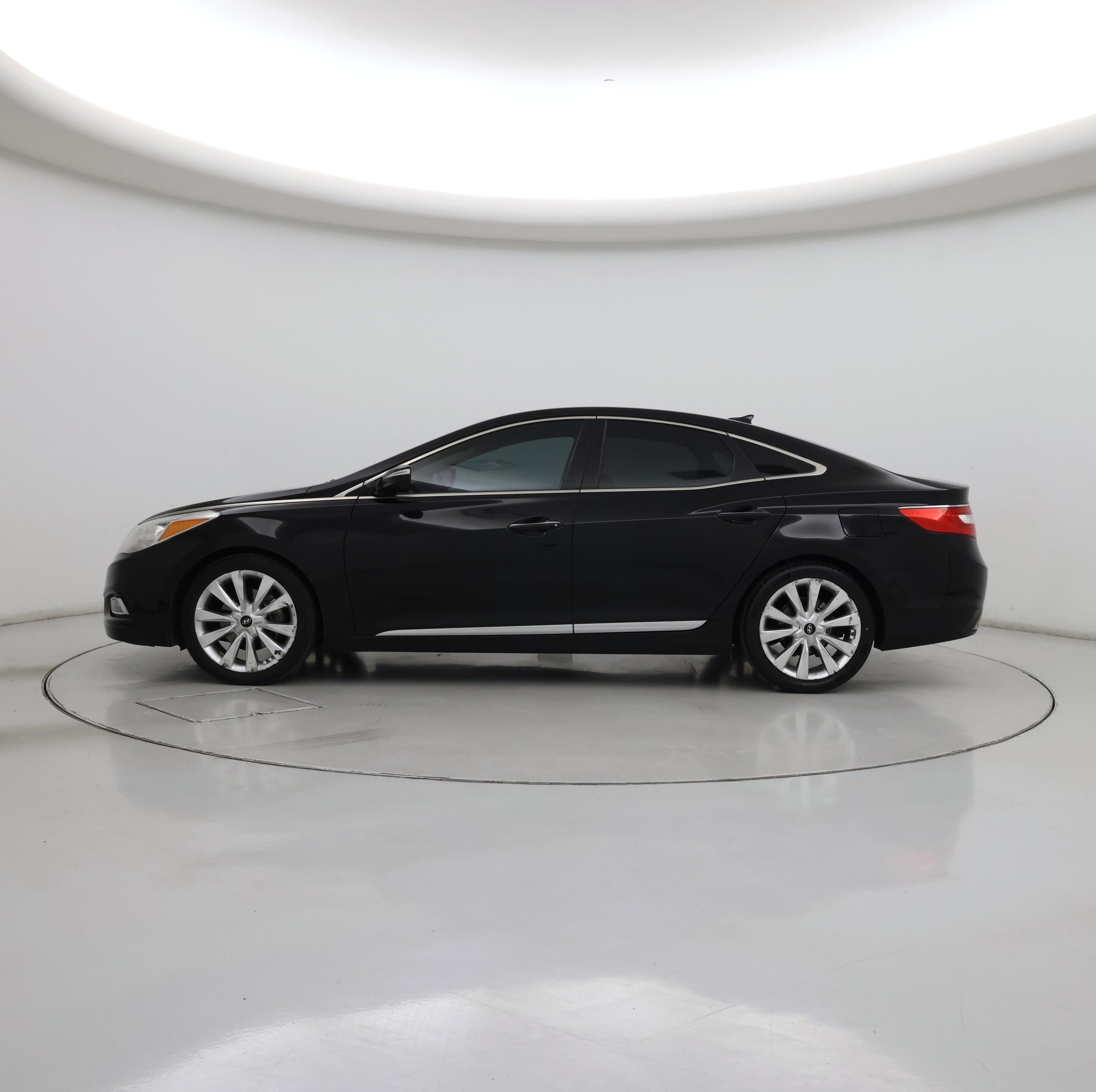 Thumbnail: 2013 Hyundai Azera - 3