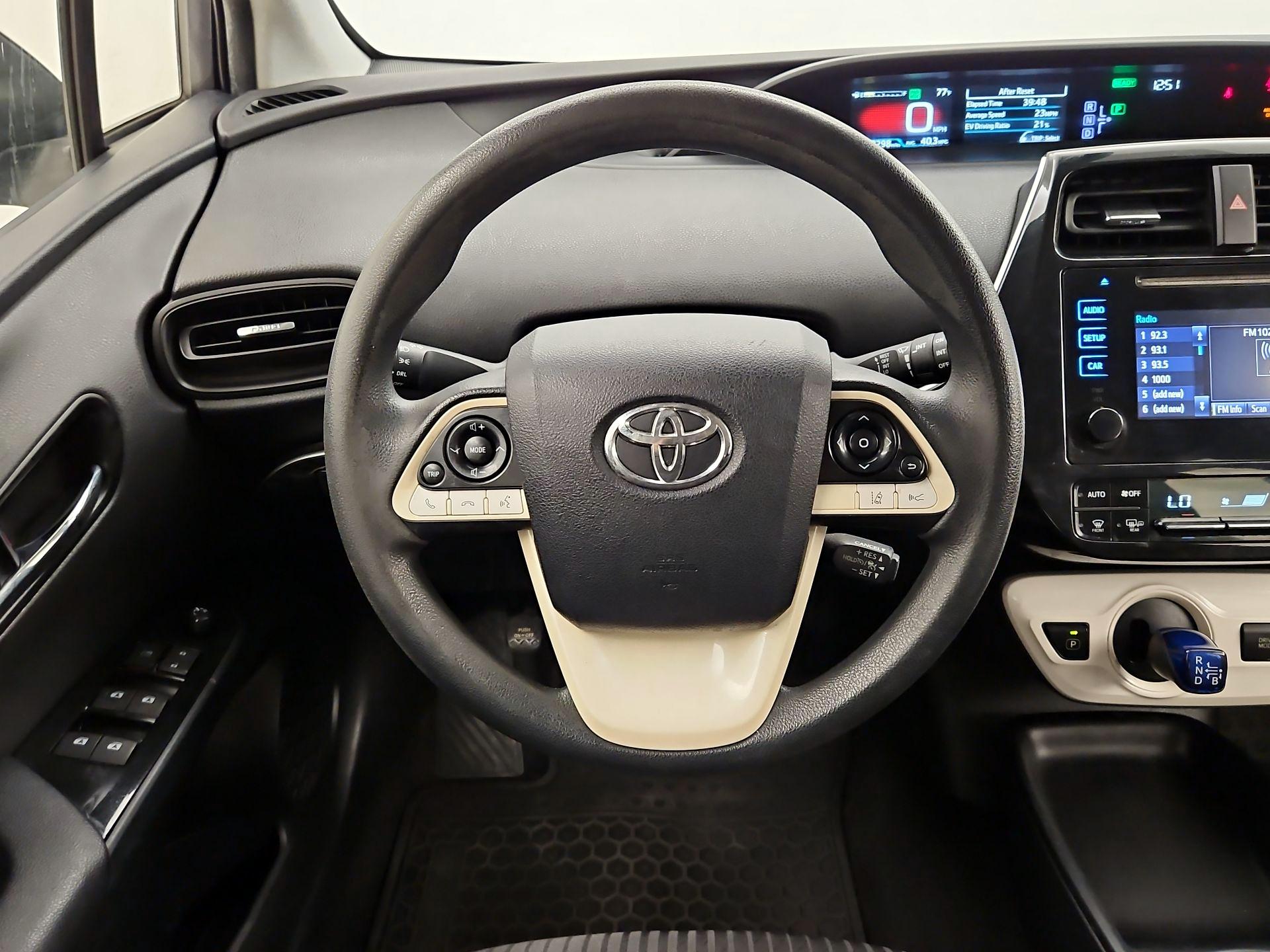 Thumbnail: 2017 Toyota Prius - 10