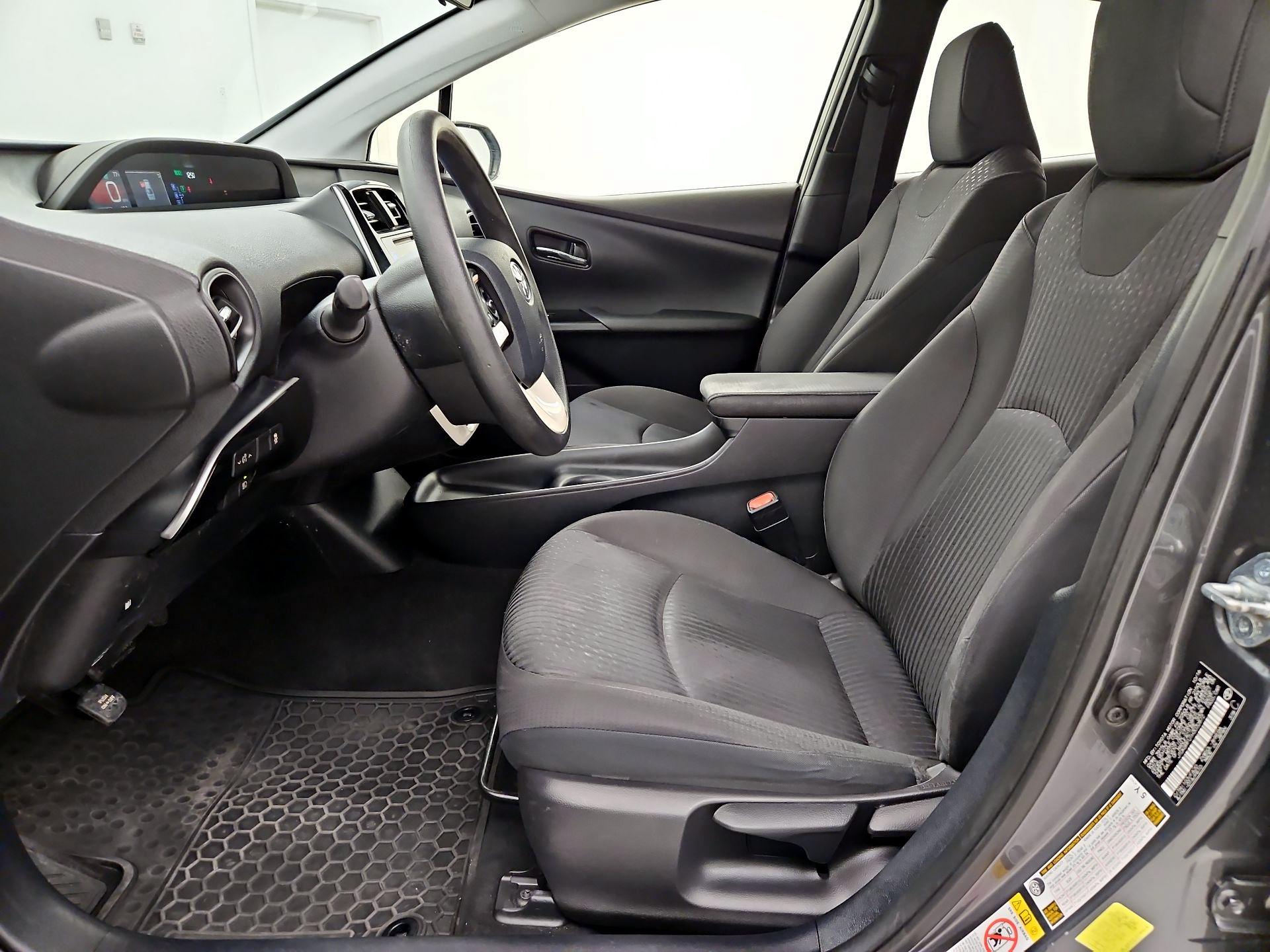 Thumbnail: 2017 Toyota Prius - 11