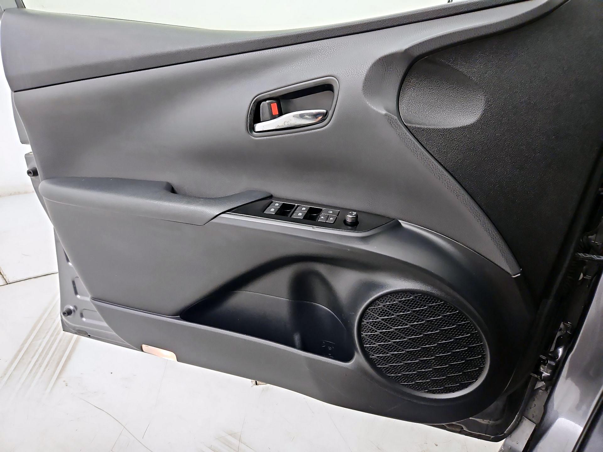 Thumbnail: 2017 Toyota Prius - 12