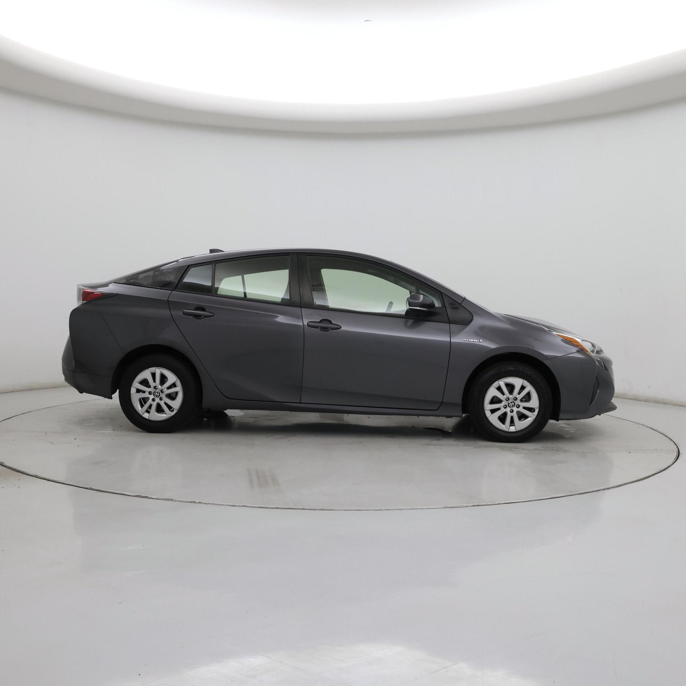 Thumbnail: 2017 Toyota Prius - 7