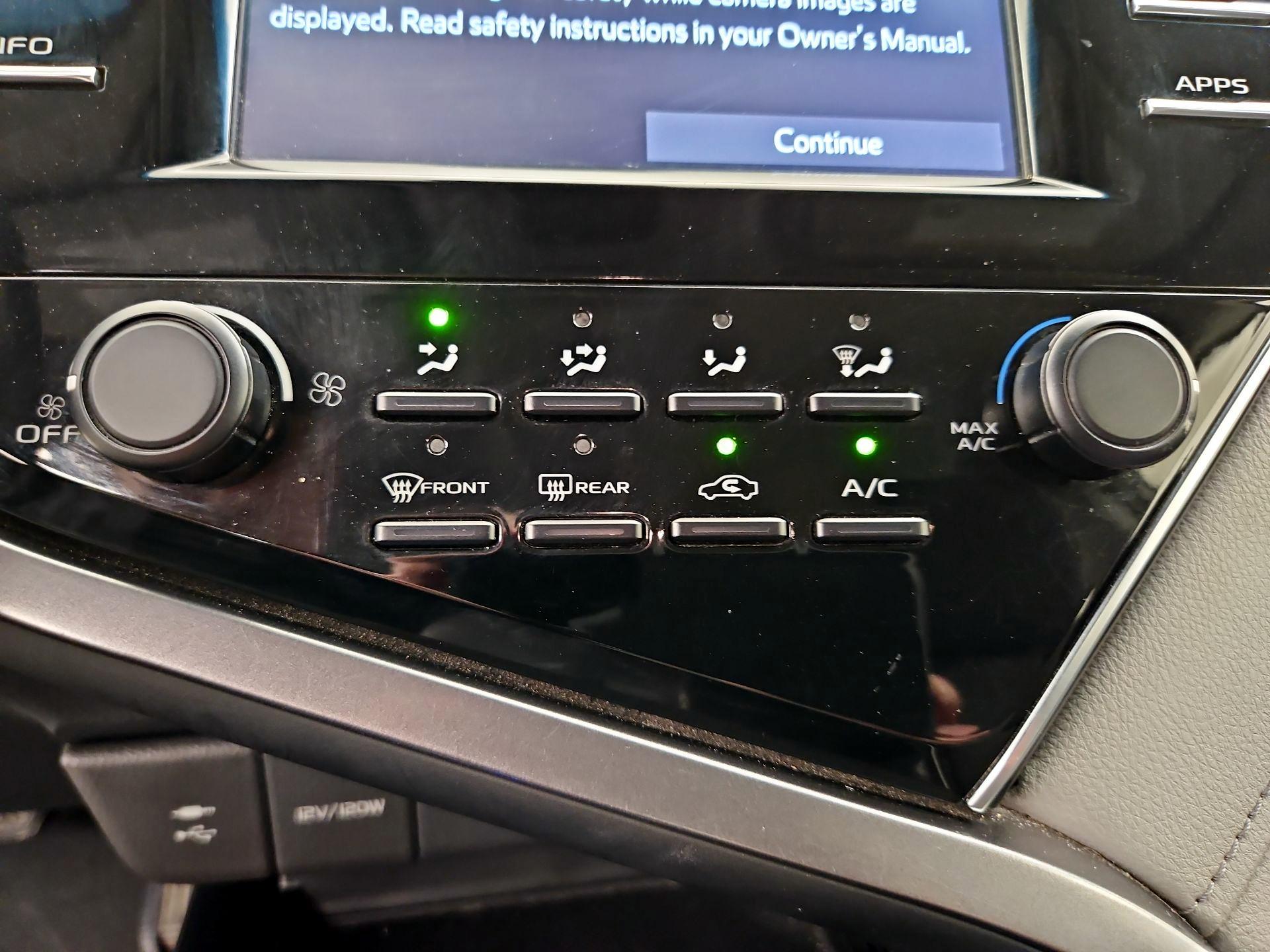Thumbnail: 2018 Toyota Camry - 16