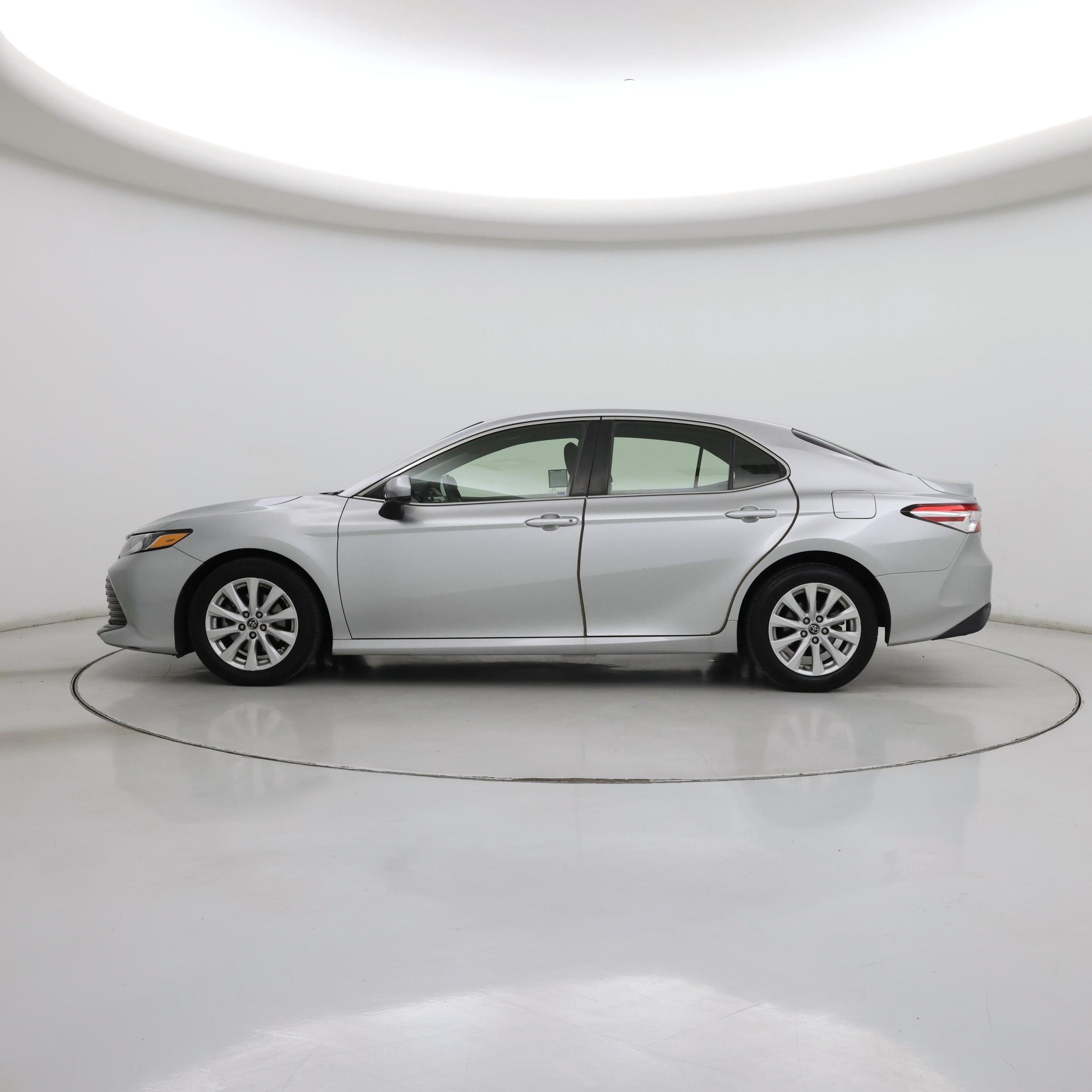Thumbnail: 2018 Toyota Camry - 3