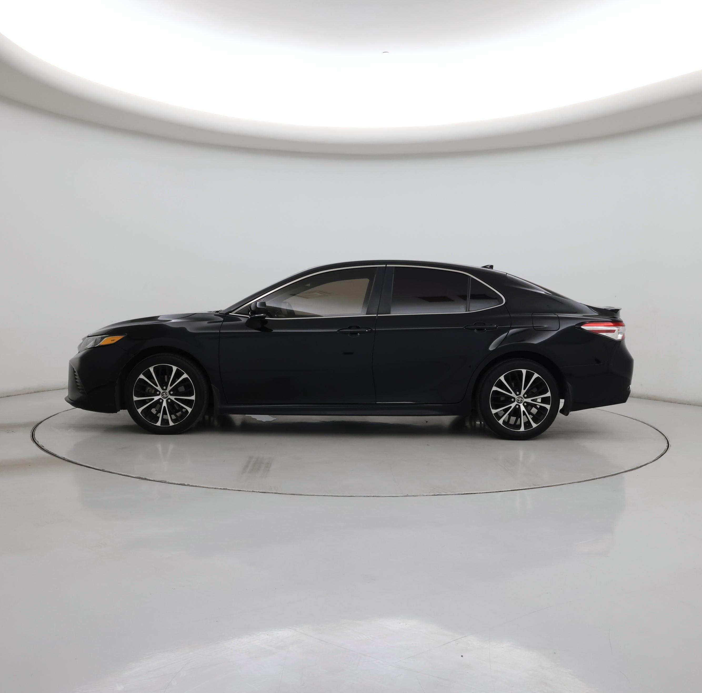 Thumbnail: 2020 Toyota Camry - 3