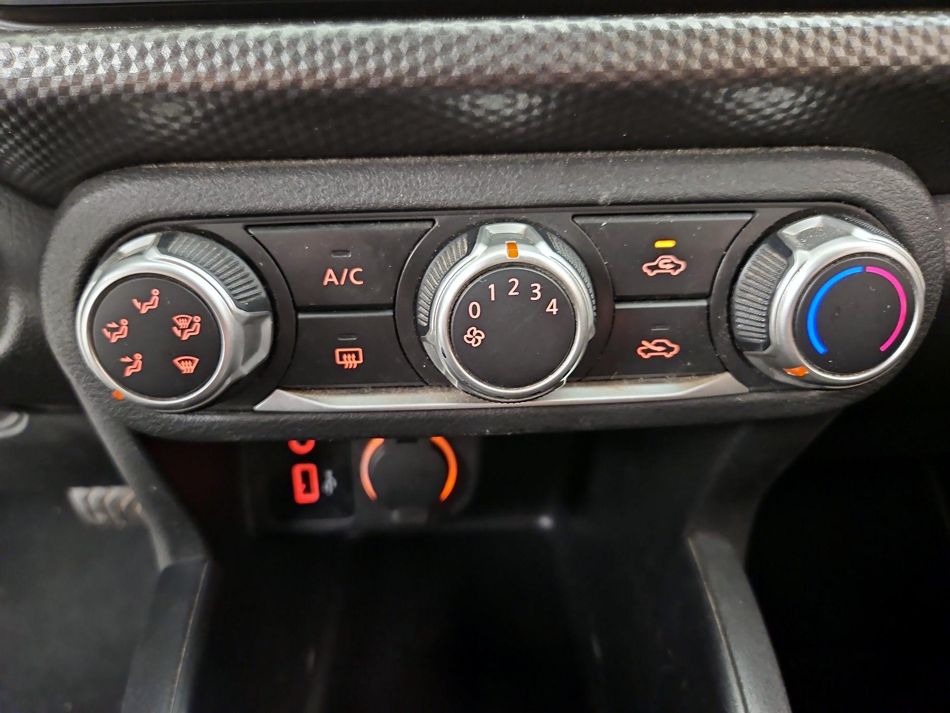 Thumbnail: 2020 Nissan Kicks - 16