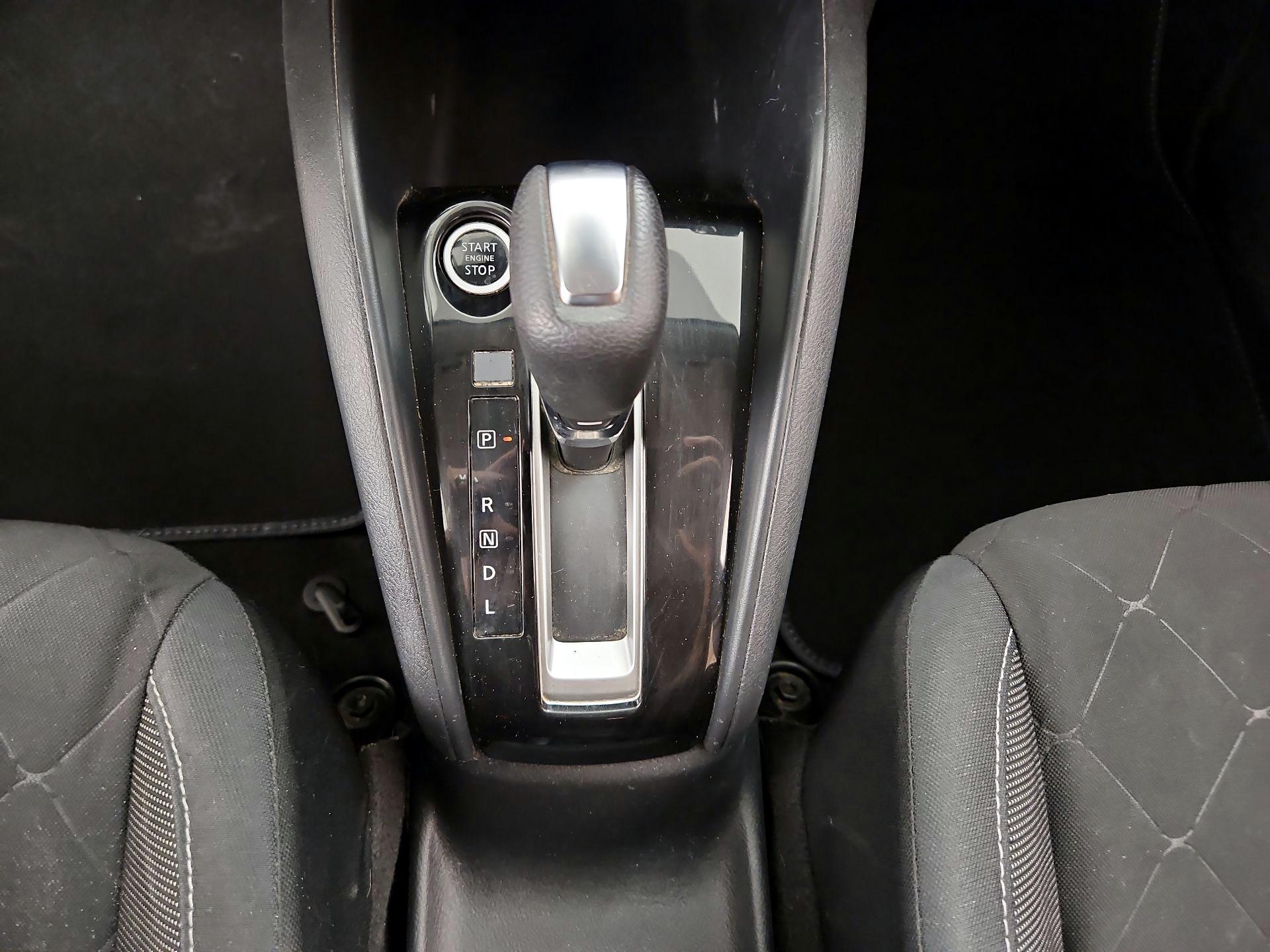 Thumbnail: 2020 Nissan Kicks - 17