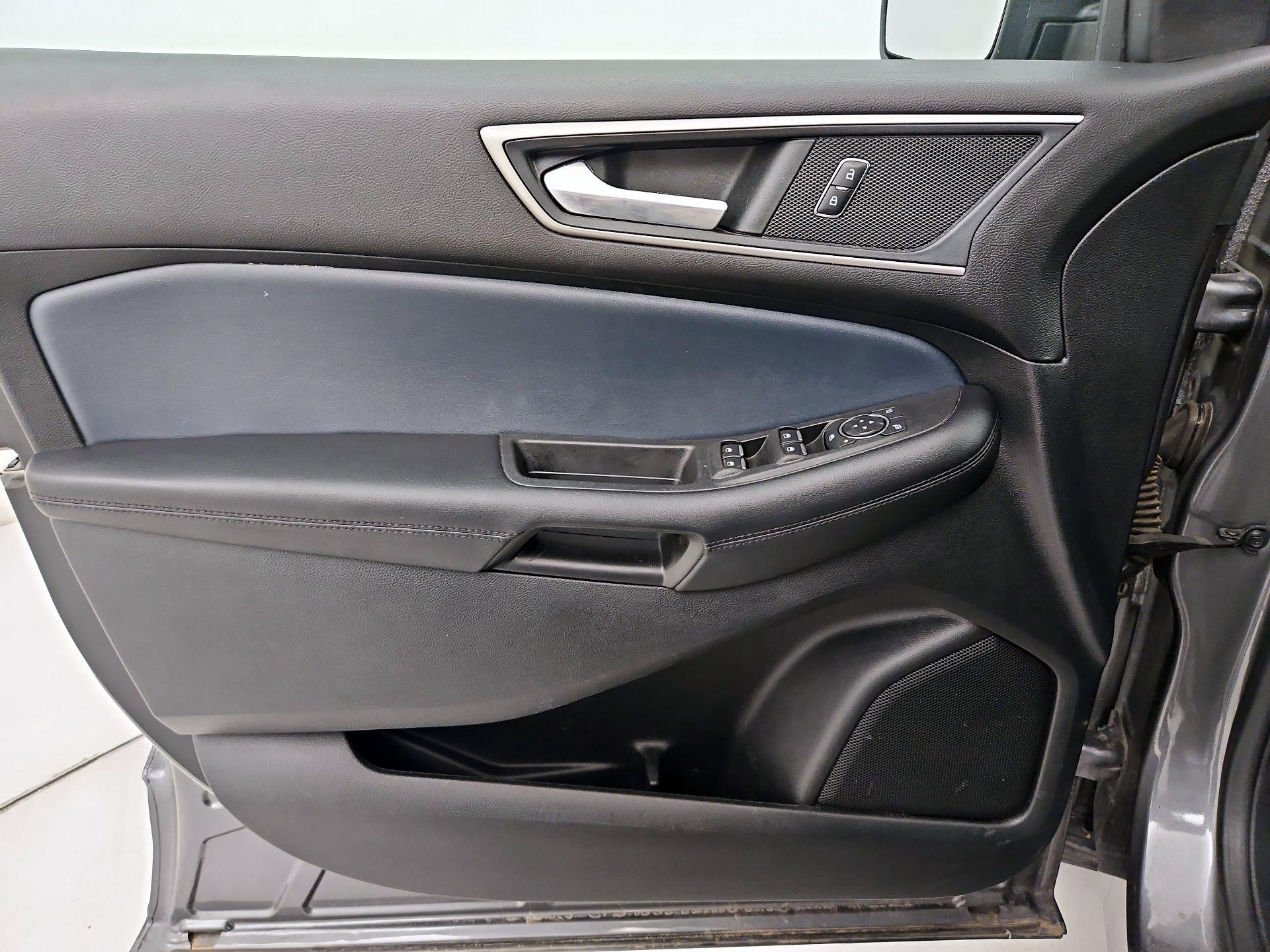 Thumbnail: 2022 Ford Edge - 12