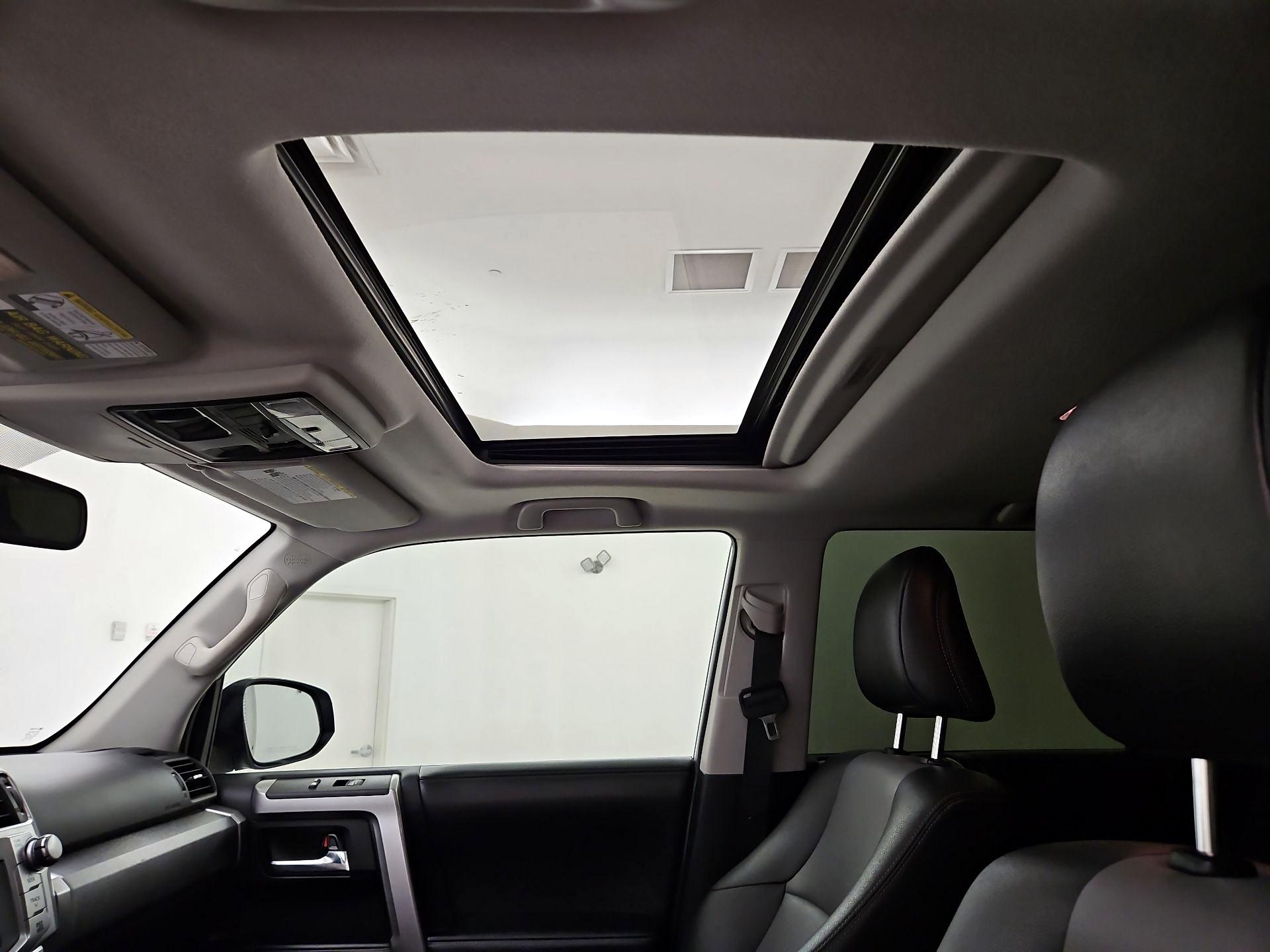 Thumbnail: 2015 Toyota 4Runner - 20