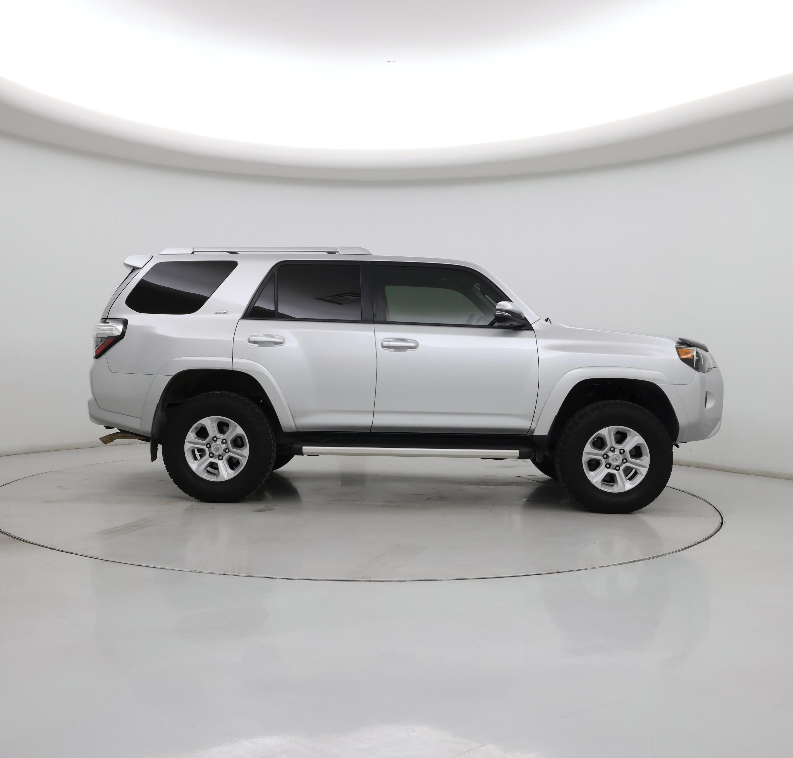 Thumbnail: 2015 Toyota 4Runner - 7
