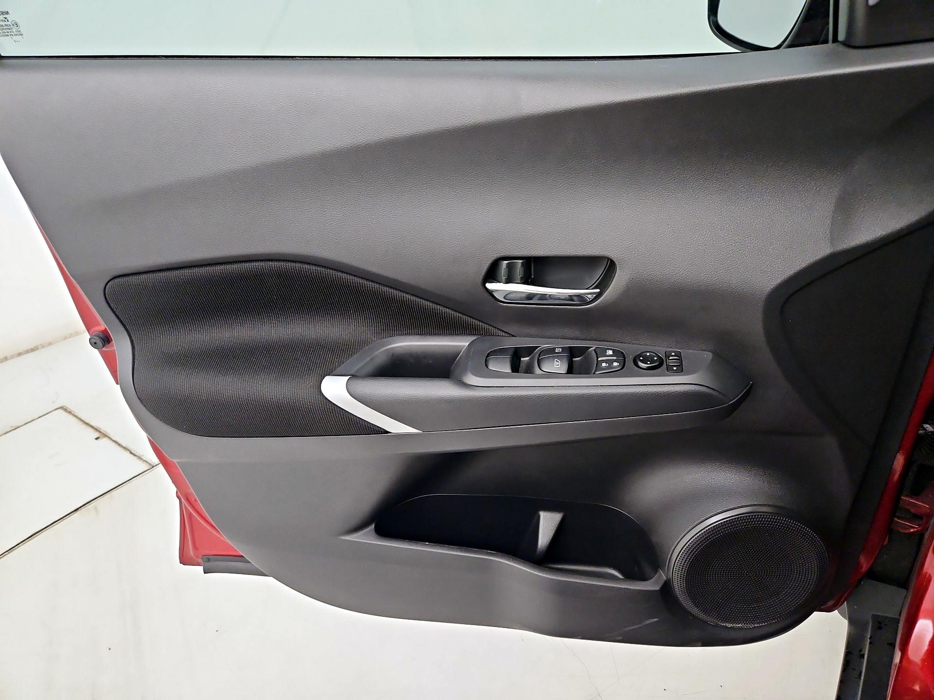 Thumbnail: 2023 Nissan Kicks - 12
