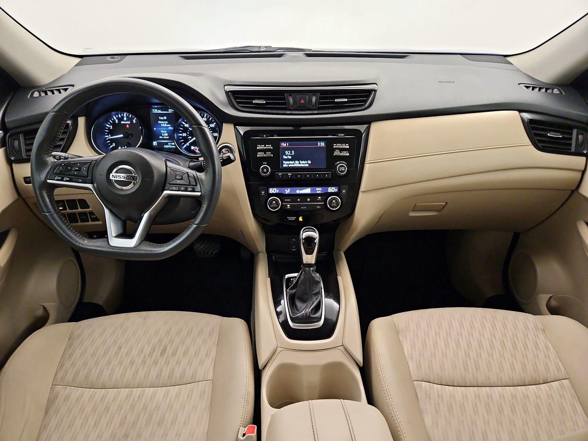Thumbnail: 2017 Nissan Rogue - 9
