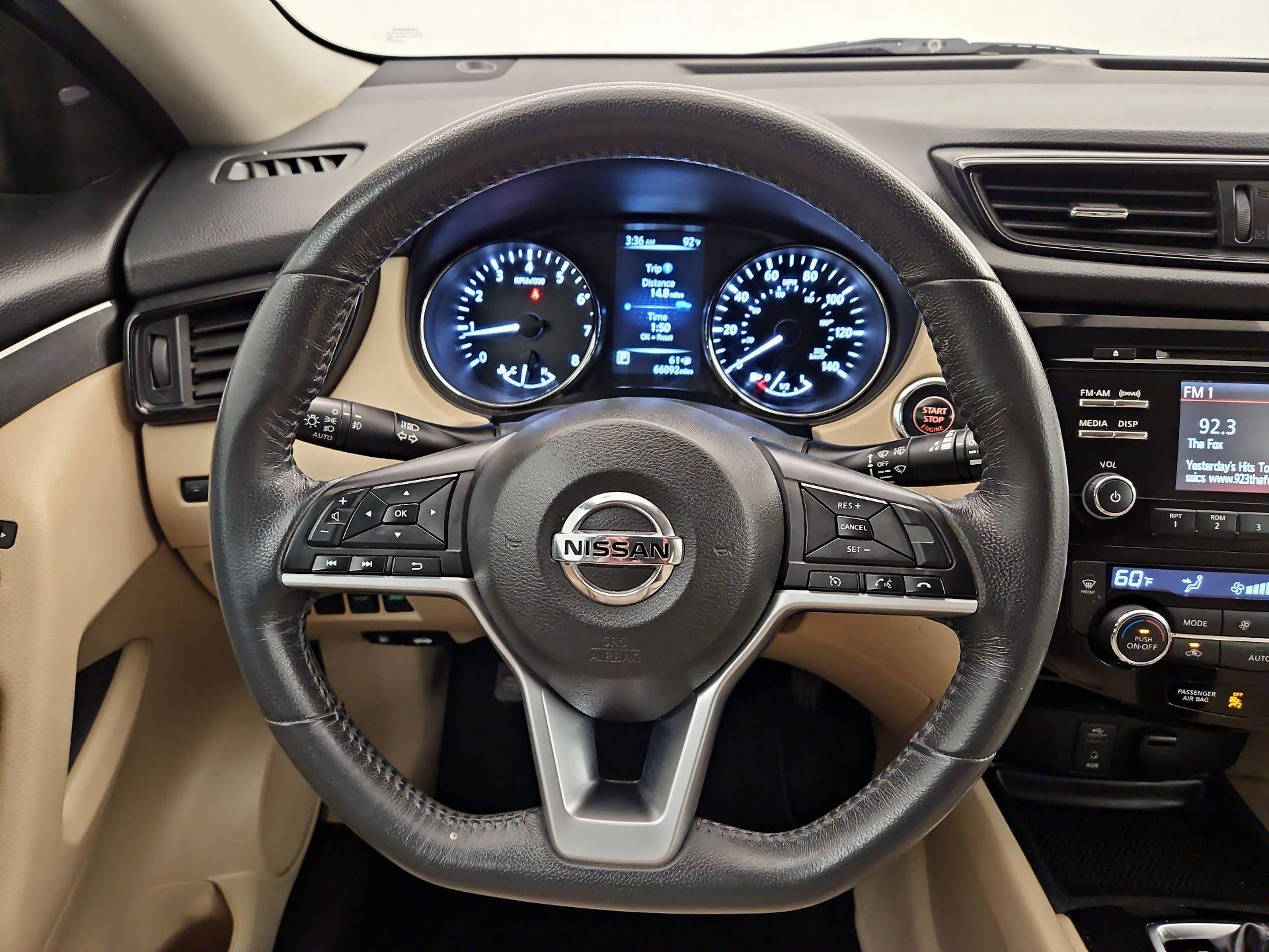 Thumbnail: 2017 Nissan Rogue - 10