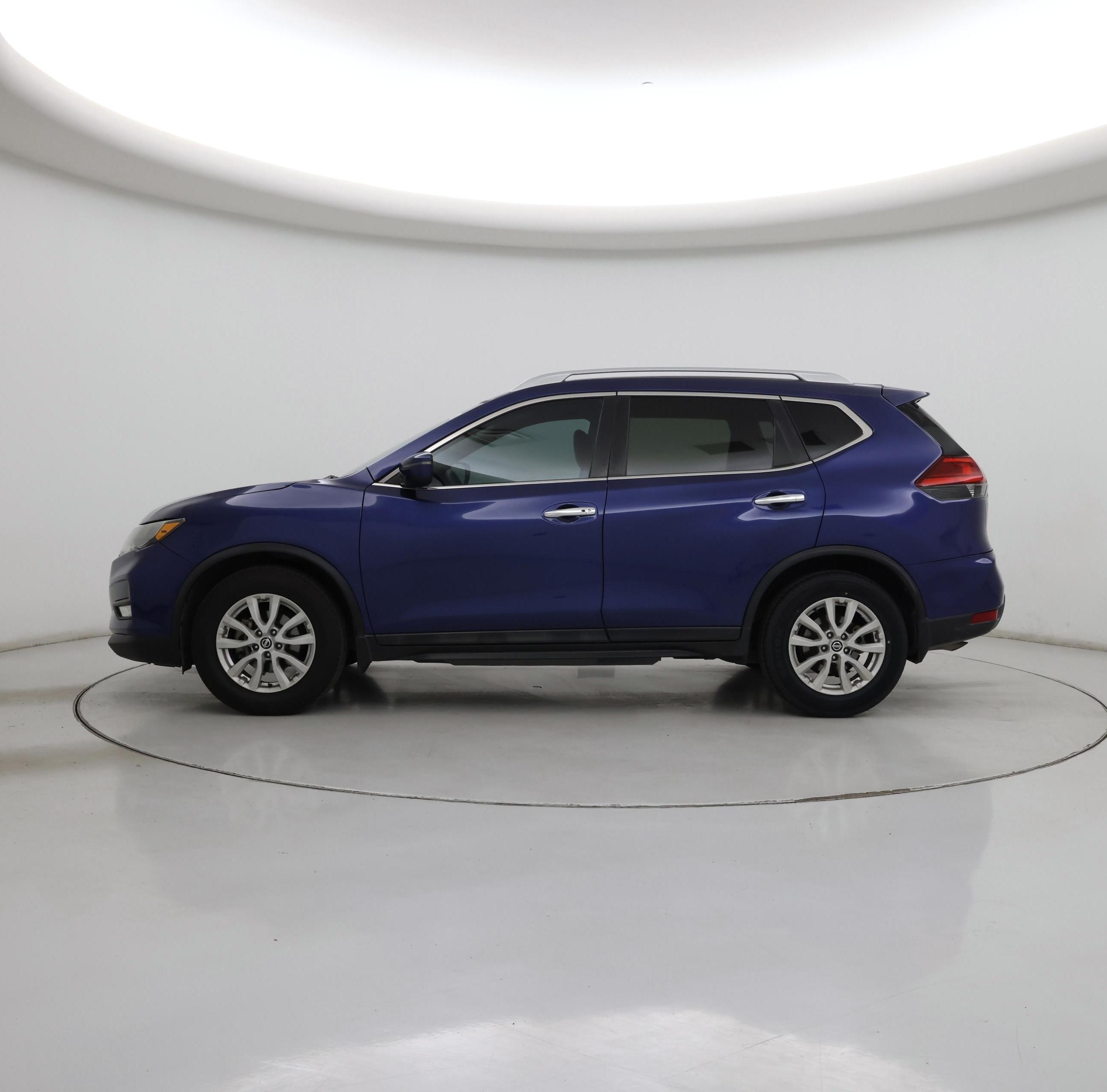 Thumbnail: 2017 Nissan Rogue - 3