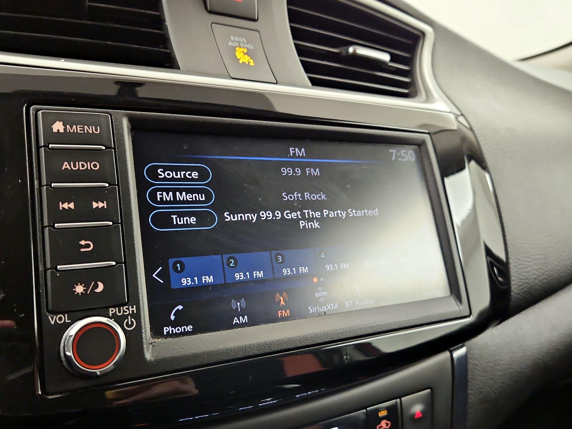 Thumbnail: 2019 Nissan Sentra - 15