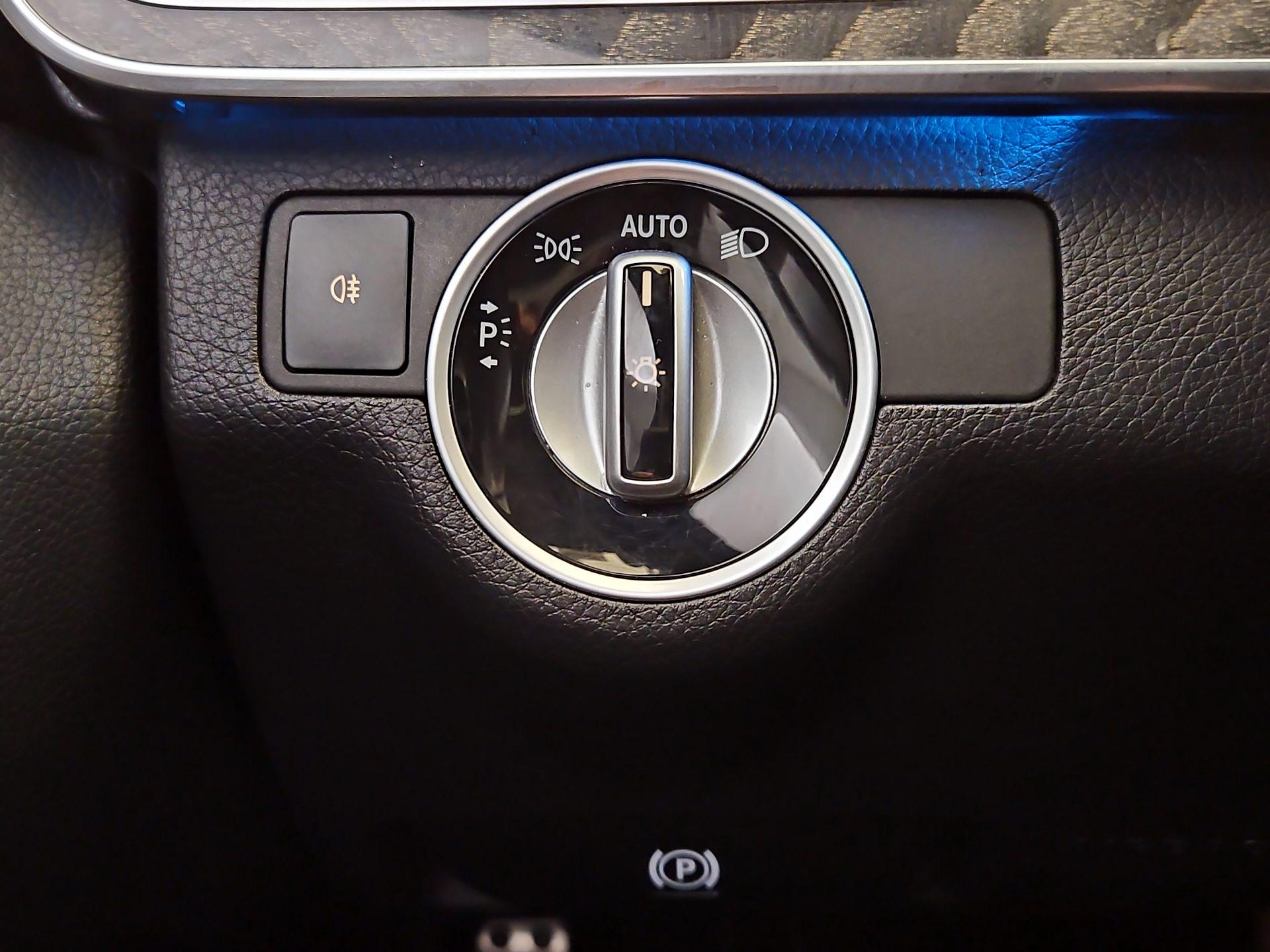 Thumbnail: 2016 Mercedes-Benz E-Class - 13