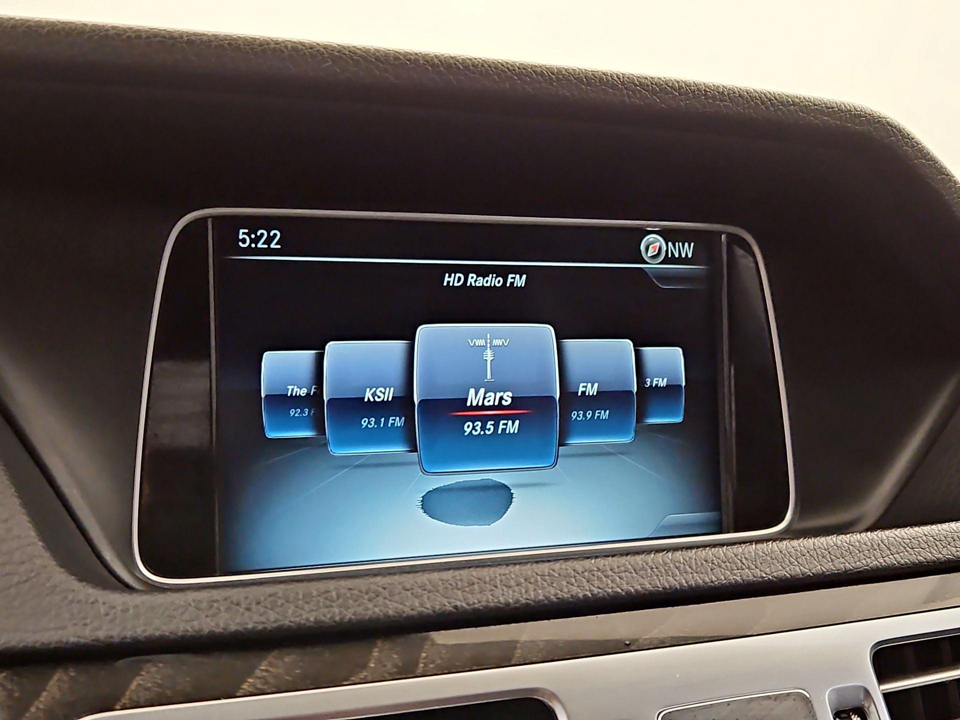 Thumbnail: 2016 Mercedes-Benz E-Class - 16