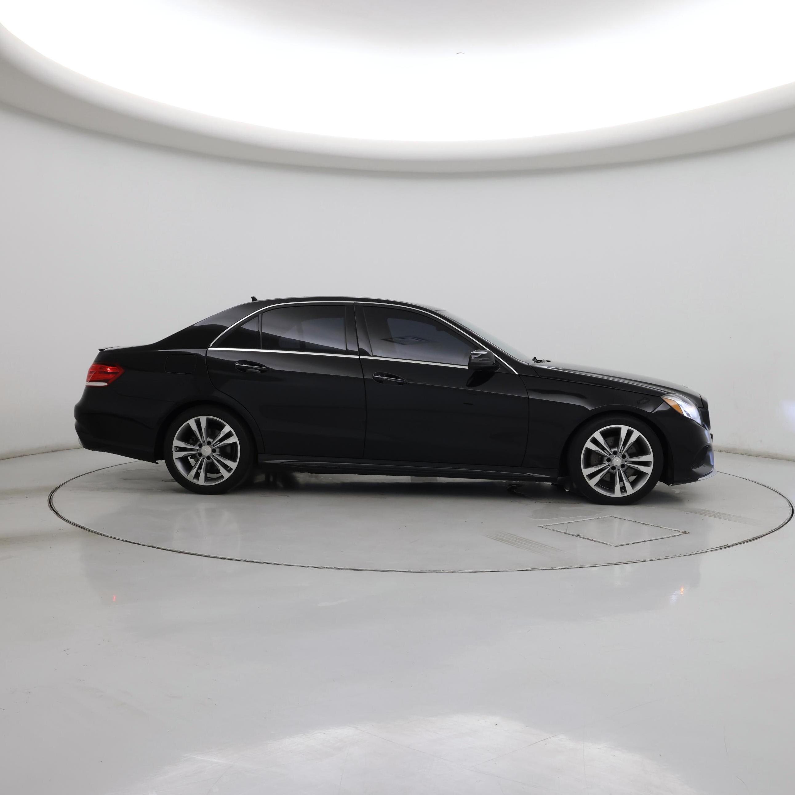 Thumbnail: 2016 Mercedes-Benz E-Class - 7