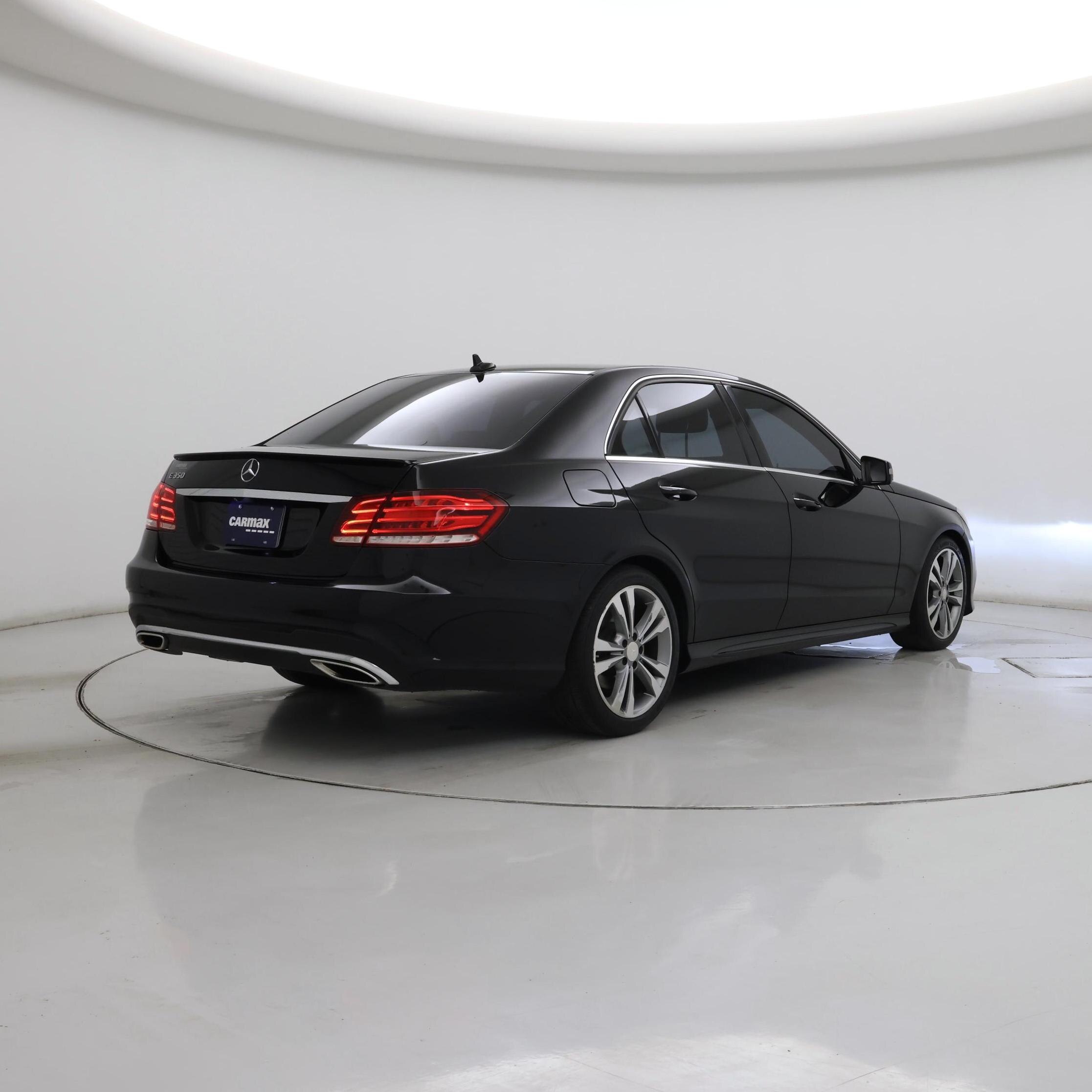 Thumbnail: 2016 Mercedes-Benz E-Class - 8