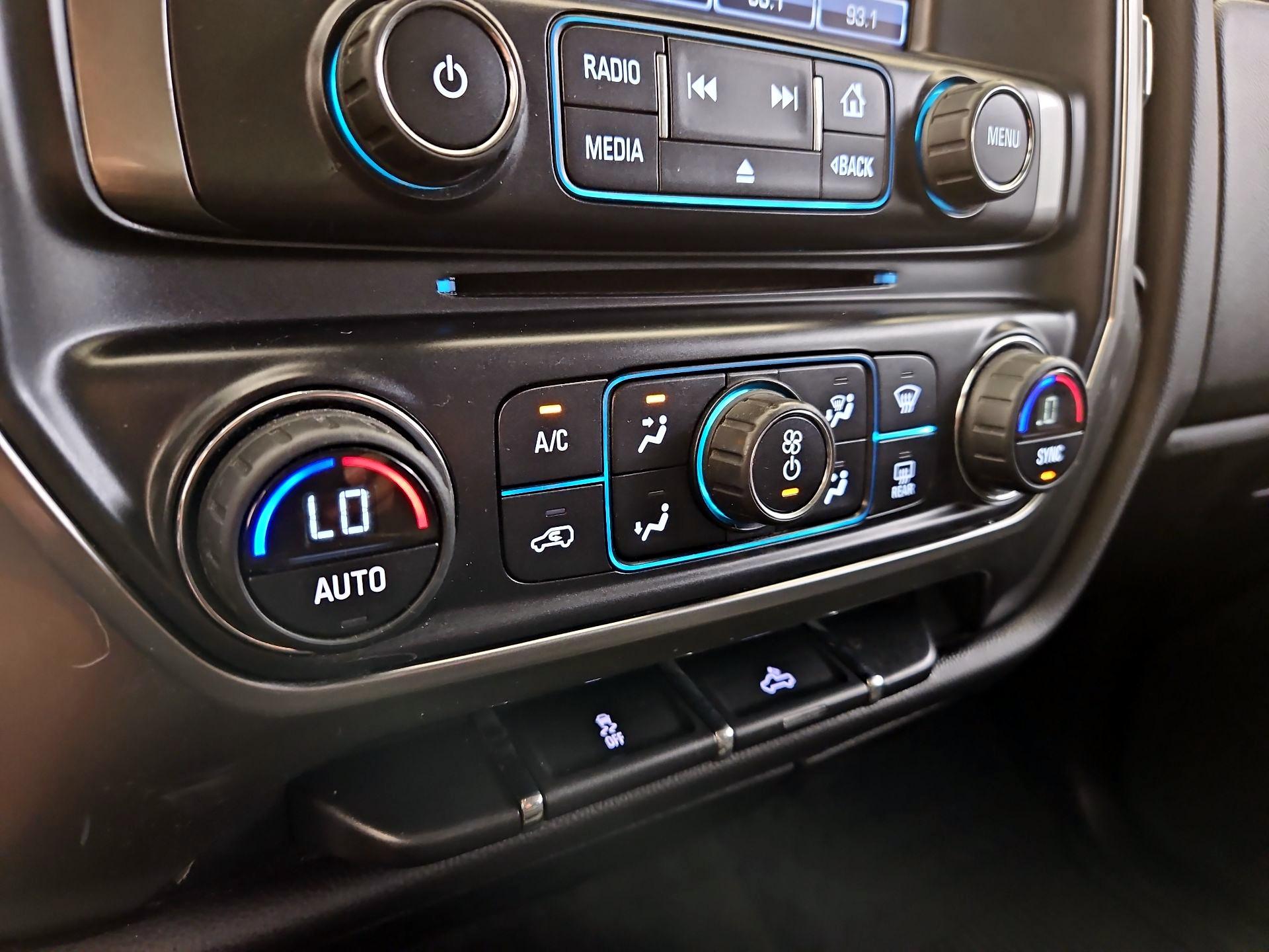 Thumbnail: 2016 Chevrolet Silverado 1500 - 16