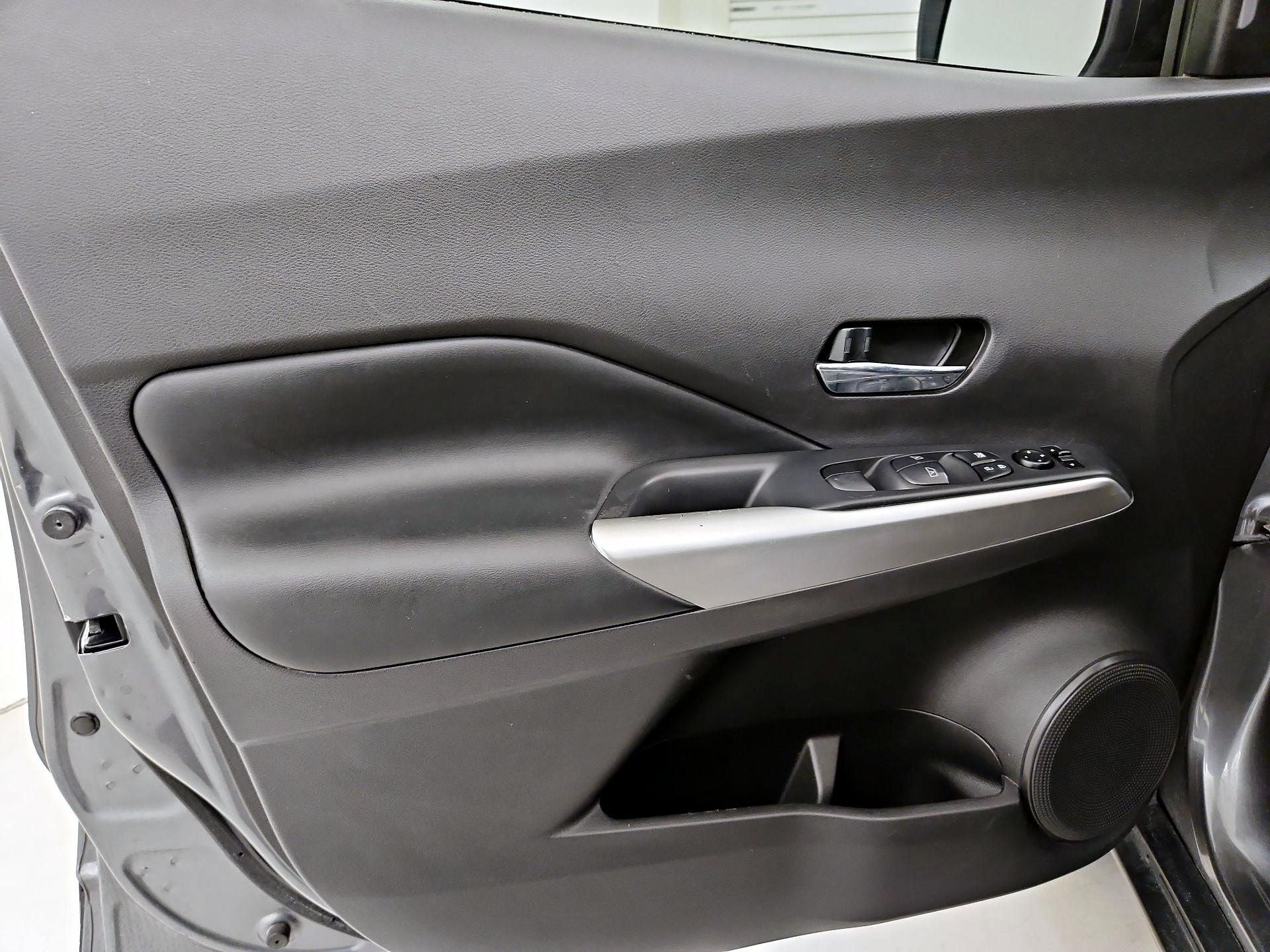 Thumbnail: 2020 Nissan Kicks - 12
