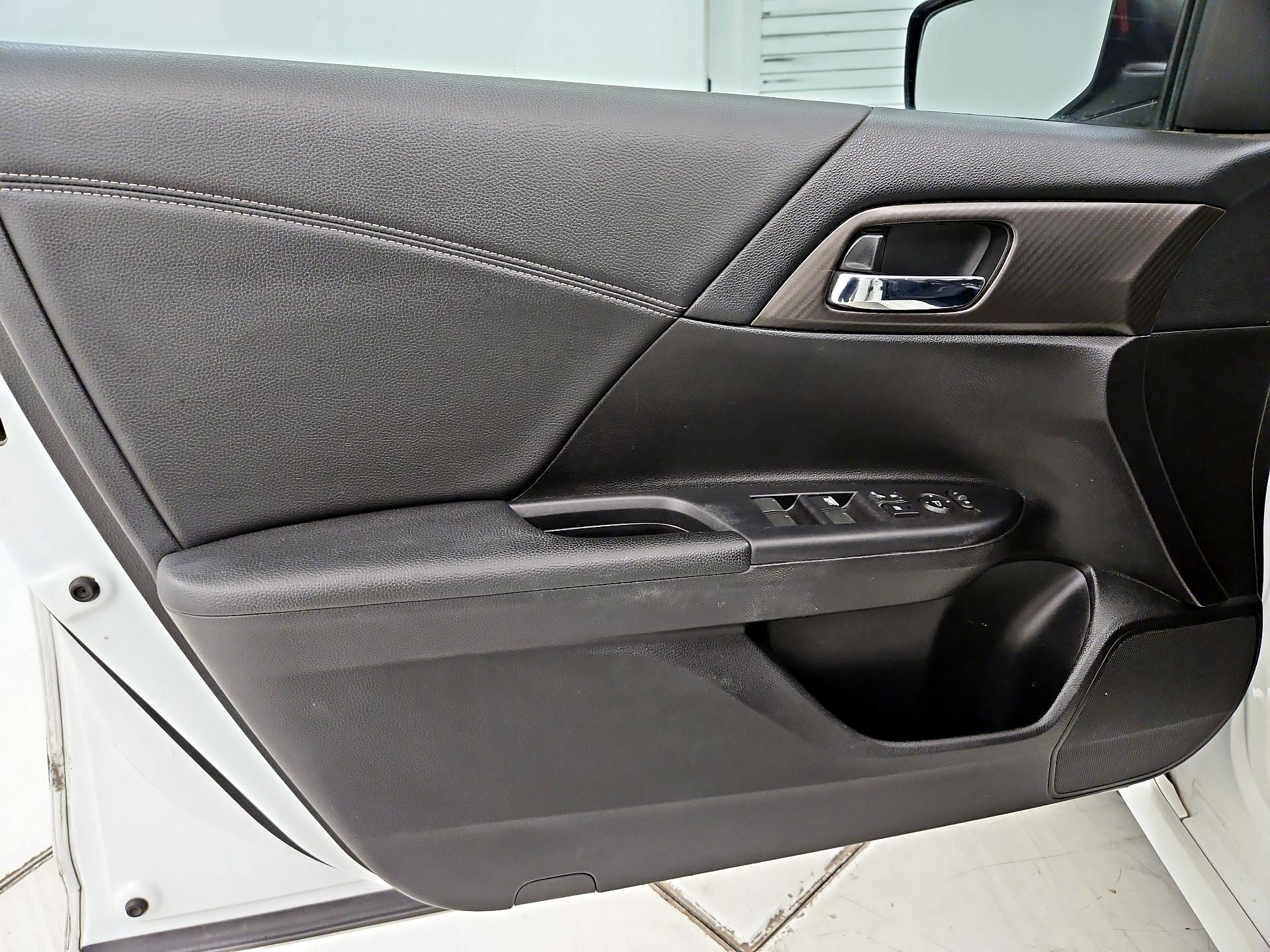 Thumbnail: 2017 Honda Accord - 12