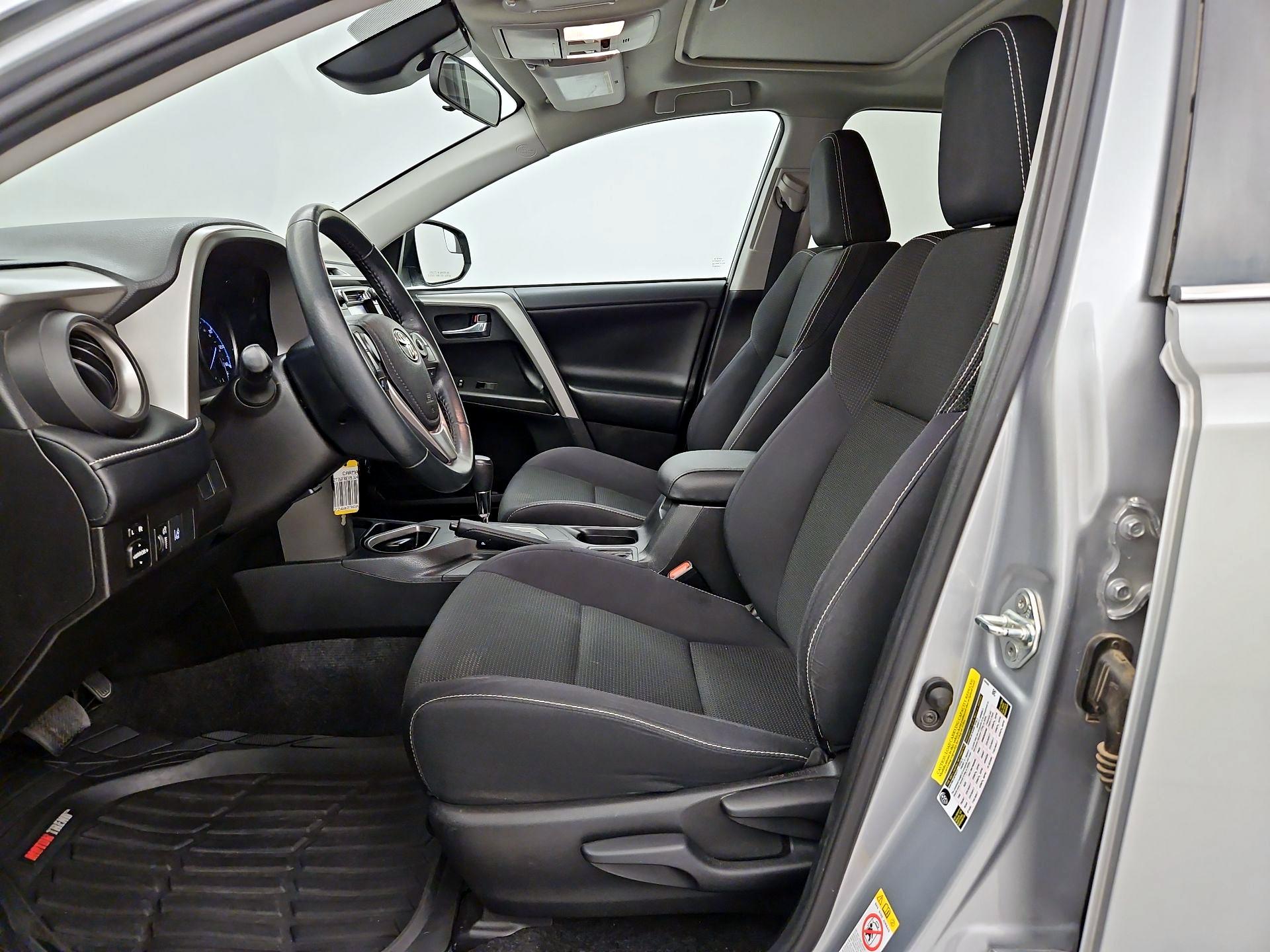 Thumbnail: 2018 Toyota RAV4 - 11