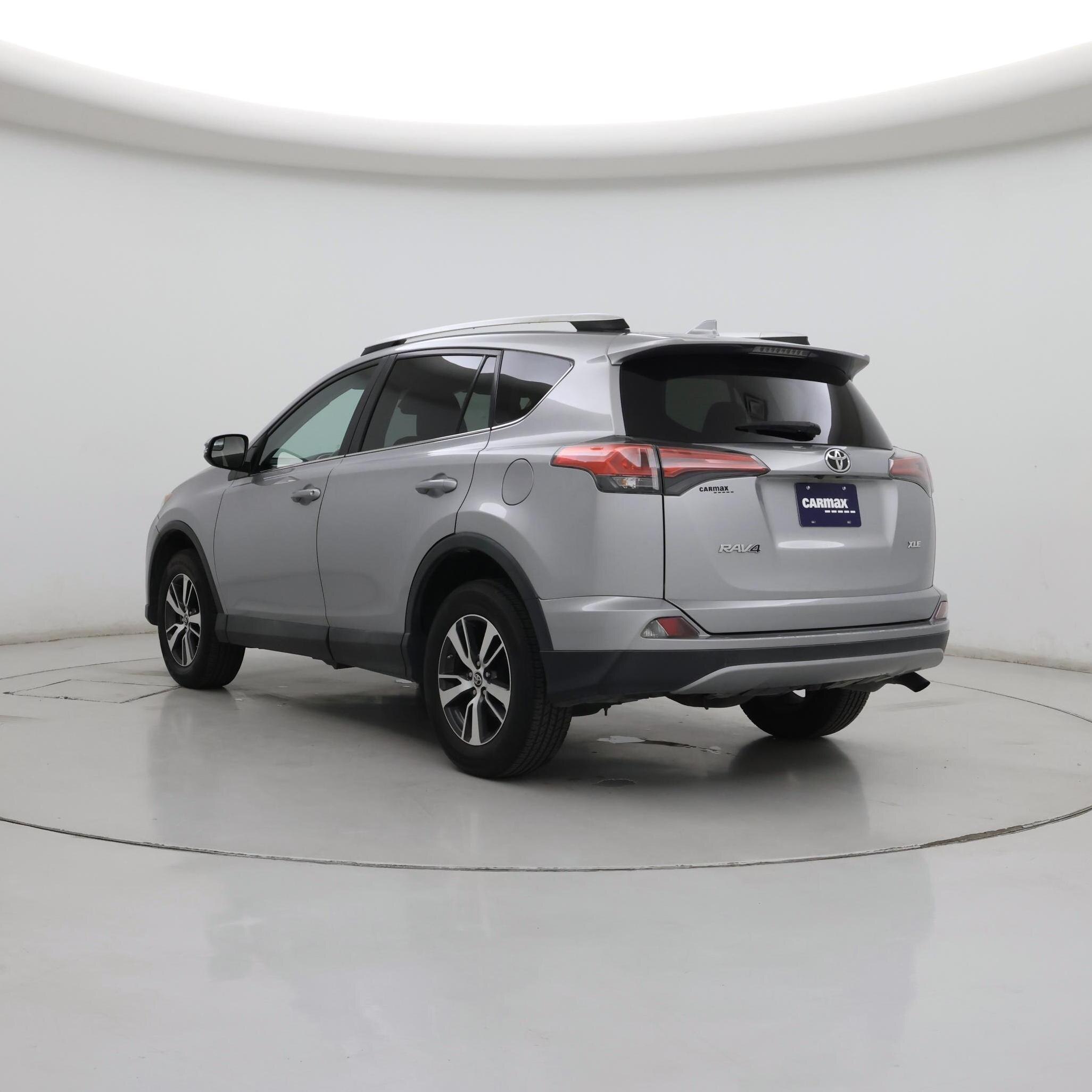 Thumbnail: 2018 Toyota RAV4 - 2